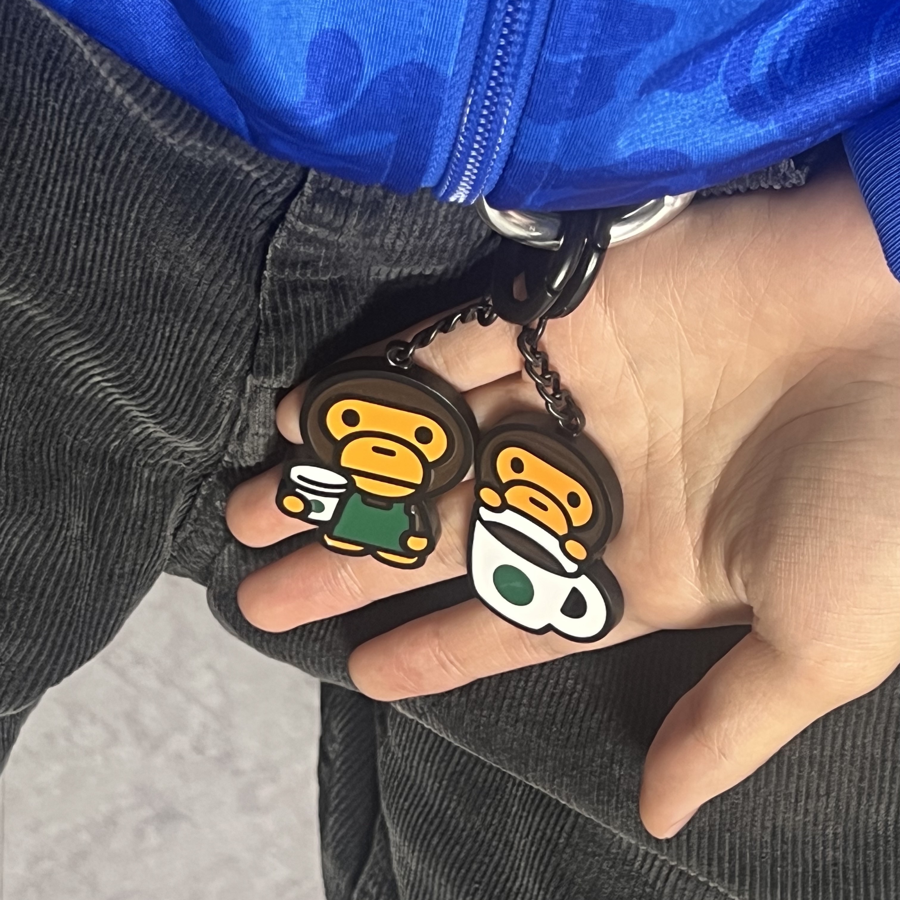 Adidas x BAPE Allover Print Track Top Blue - KR Sizing, Starbucks x BAPE Baby Milo Keychain 착용 스타일