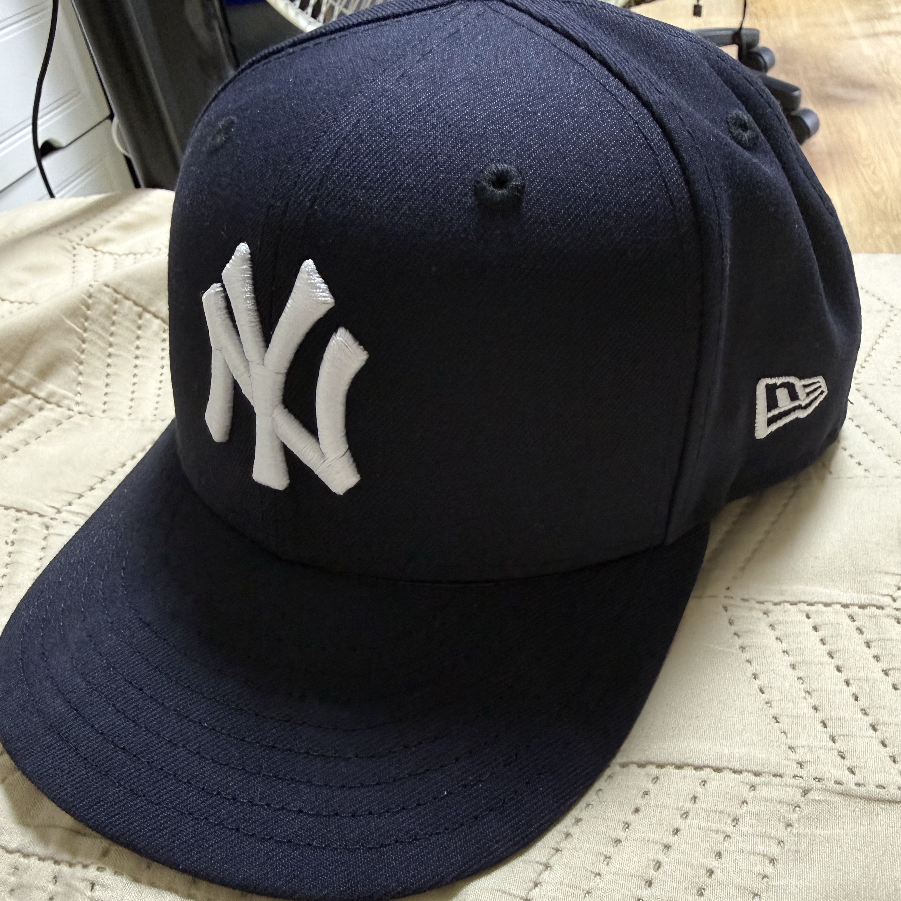 New Era 59Fifty MLB Authentic New York Yankees Game Navy 착용 스타일
