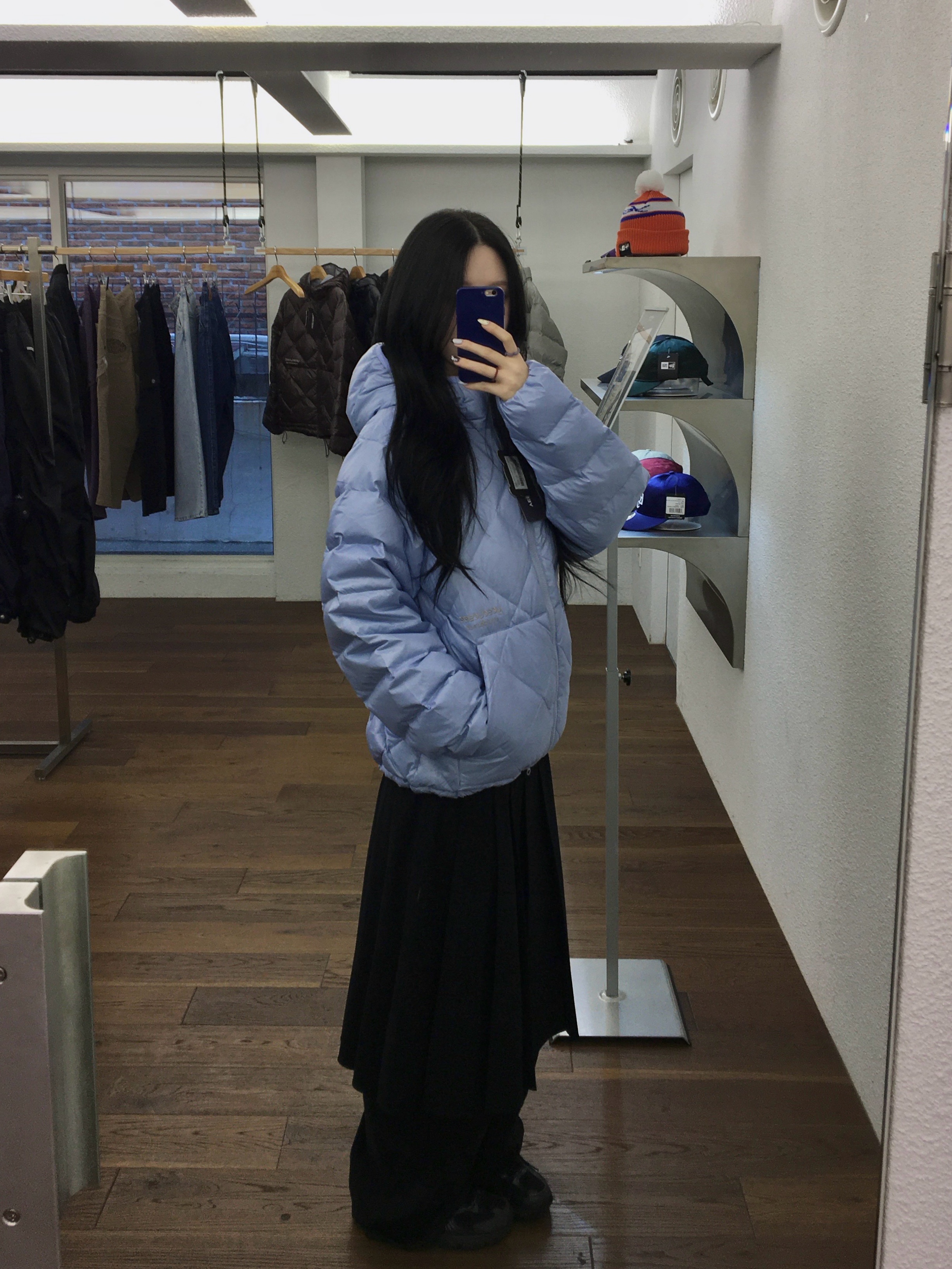 YESEYESEE Wafer Goose Down Jacket Misty Blue 착용 스타일 - 3