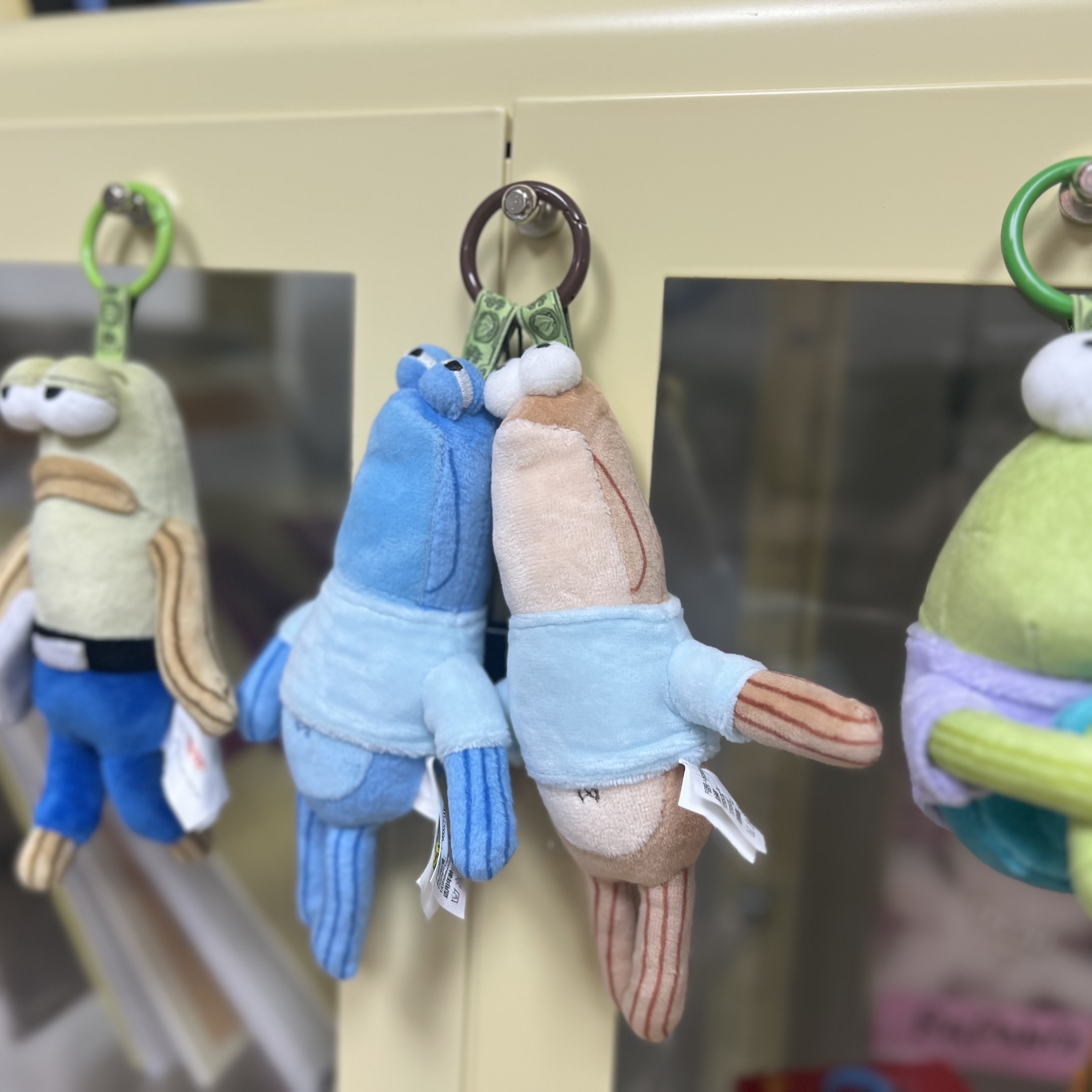 Pop Mart Bikini Bottom Buddies Whimsical Plush Sardine (Opened Case) 착용 스타일