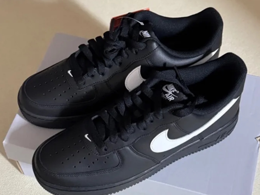 Nike Air Force 1 '07 LV8 Black Gum Light Brown 착용 스타일