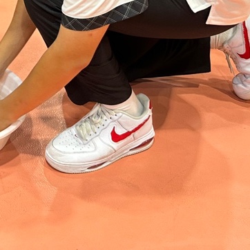 Nike Air Force 1 Low EVO White University Red 착용 스타일