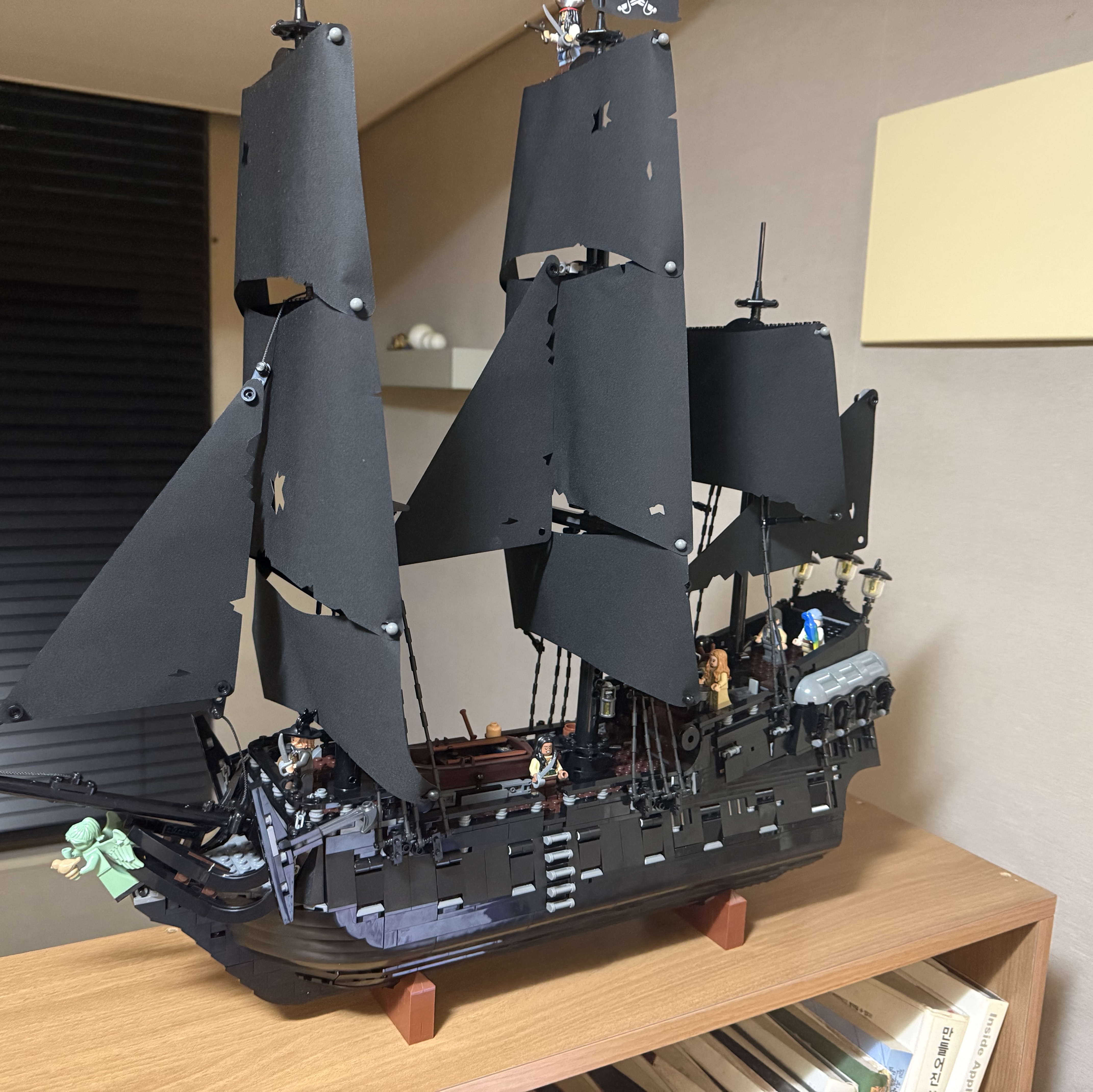 Lego Icons Captain Jack Sparrow's Pirate Ship 착용 스타일