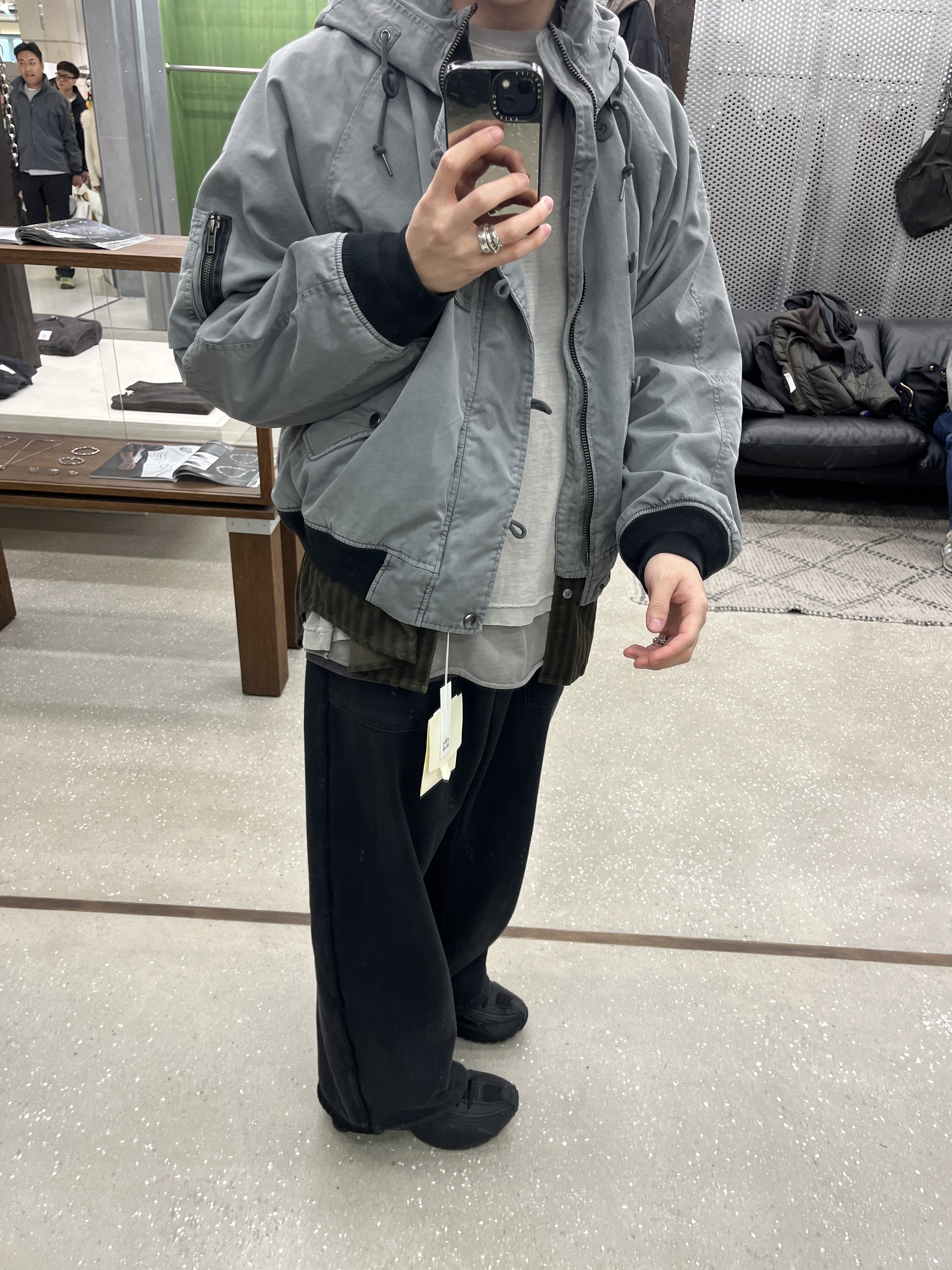 Polyteru 1011 Fatigue Sweatpants 1.2v Bleached Black 착용 스타일