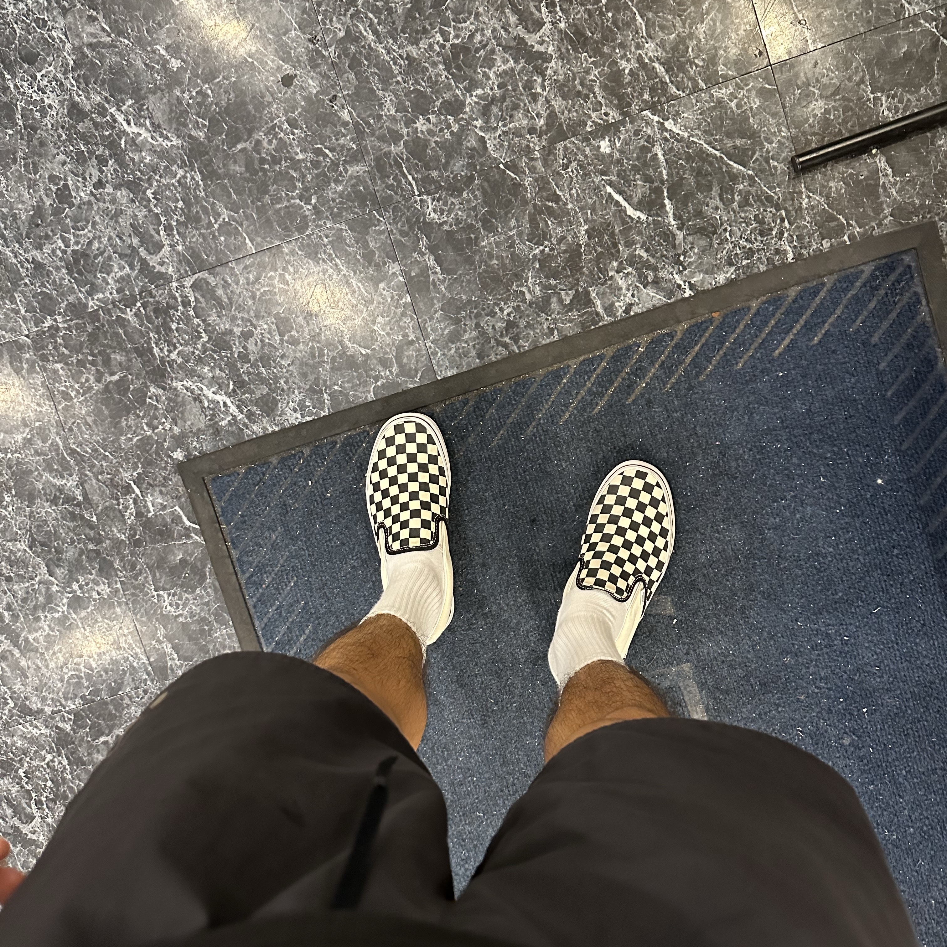 Vans Slip-On Checkerboard 착용 스타일