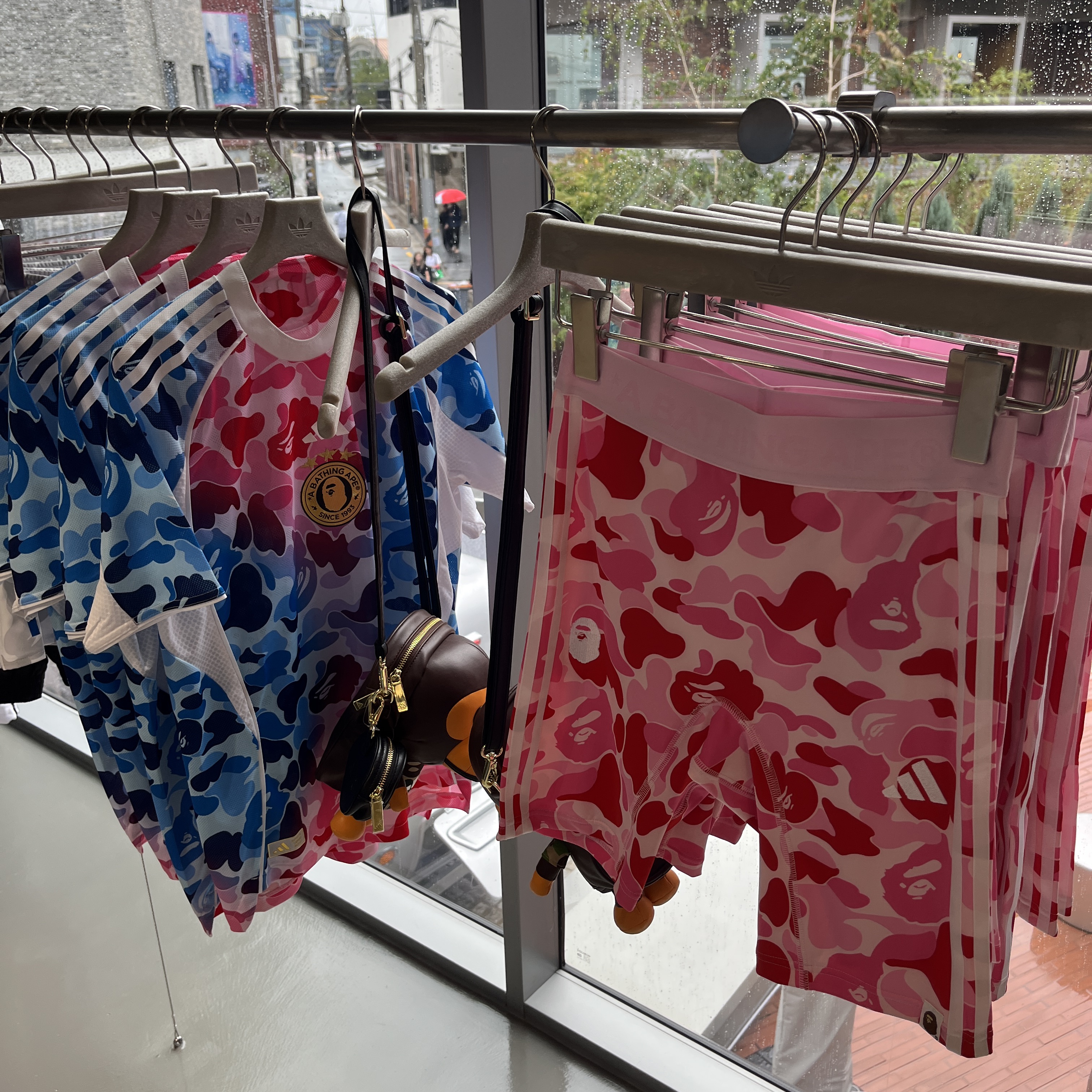 Adidas x BAPE FB Jersey Top Shock Blue - KR Sizing, Adidas x BAPE FB Tights Semi Solar Pink - KR Sizing 착용 스타일