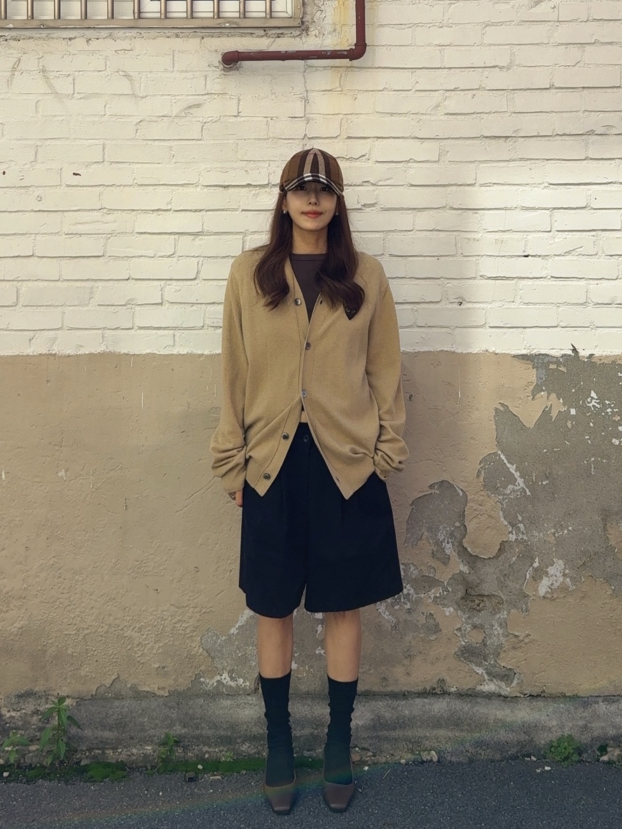 (W) Burberry Exaggerated Check Wool Baseball Cap Birch Brown, Play Comme des Garcons Black Heart Knit Cardigan Beige 착용 스타일