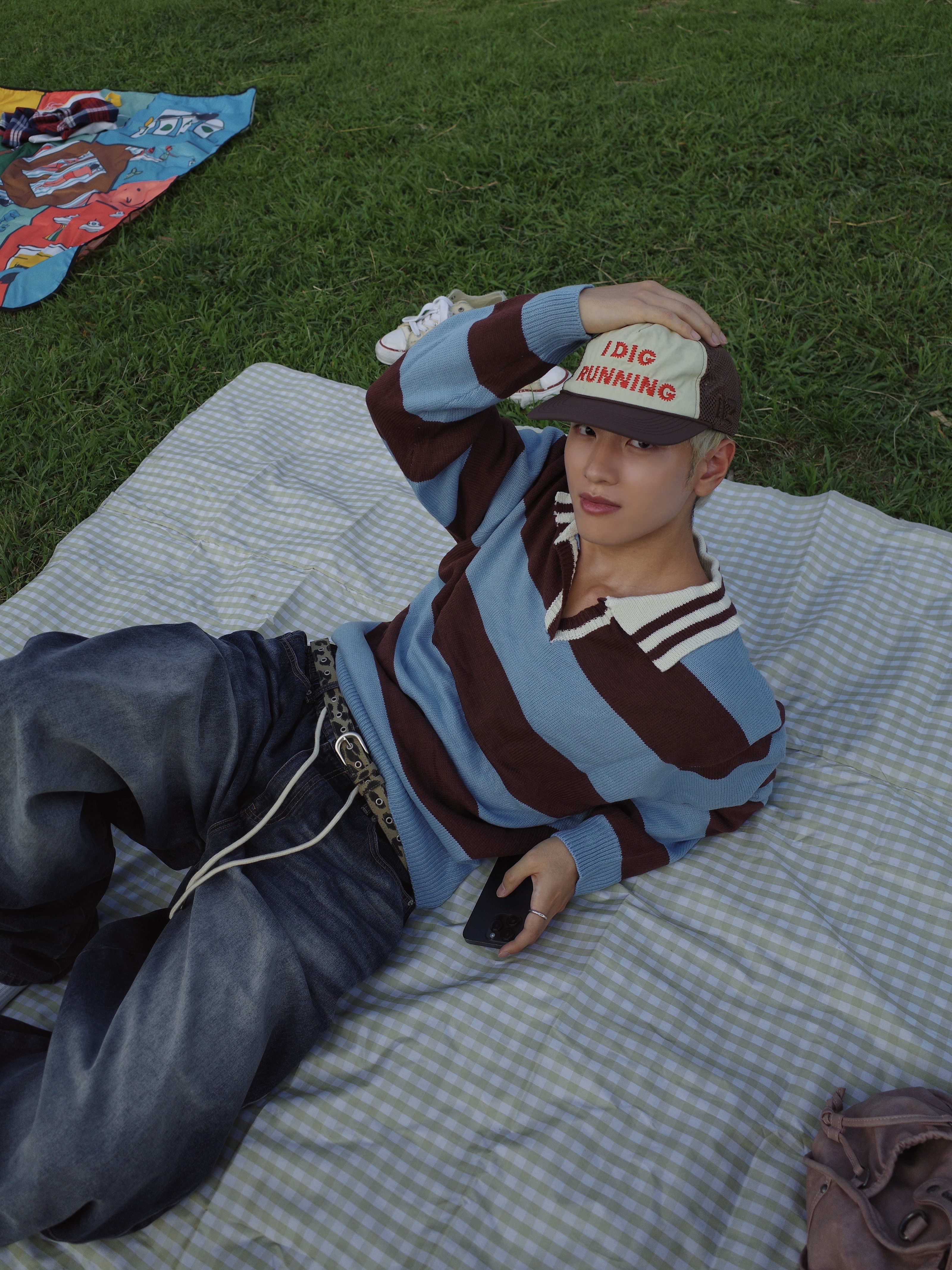 Alex Zono I Dig Running Trucker Hat OG Brown 착용 스타일