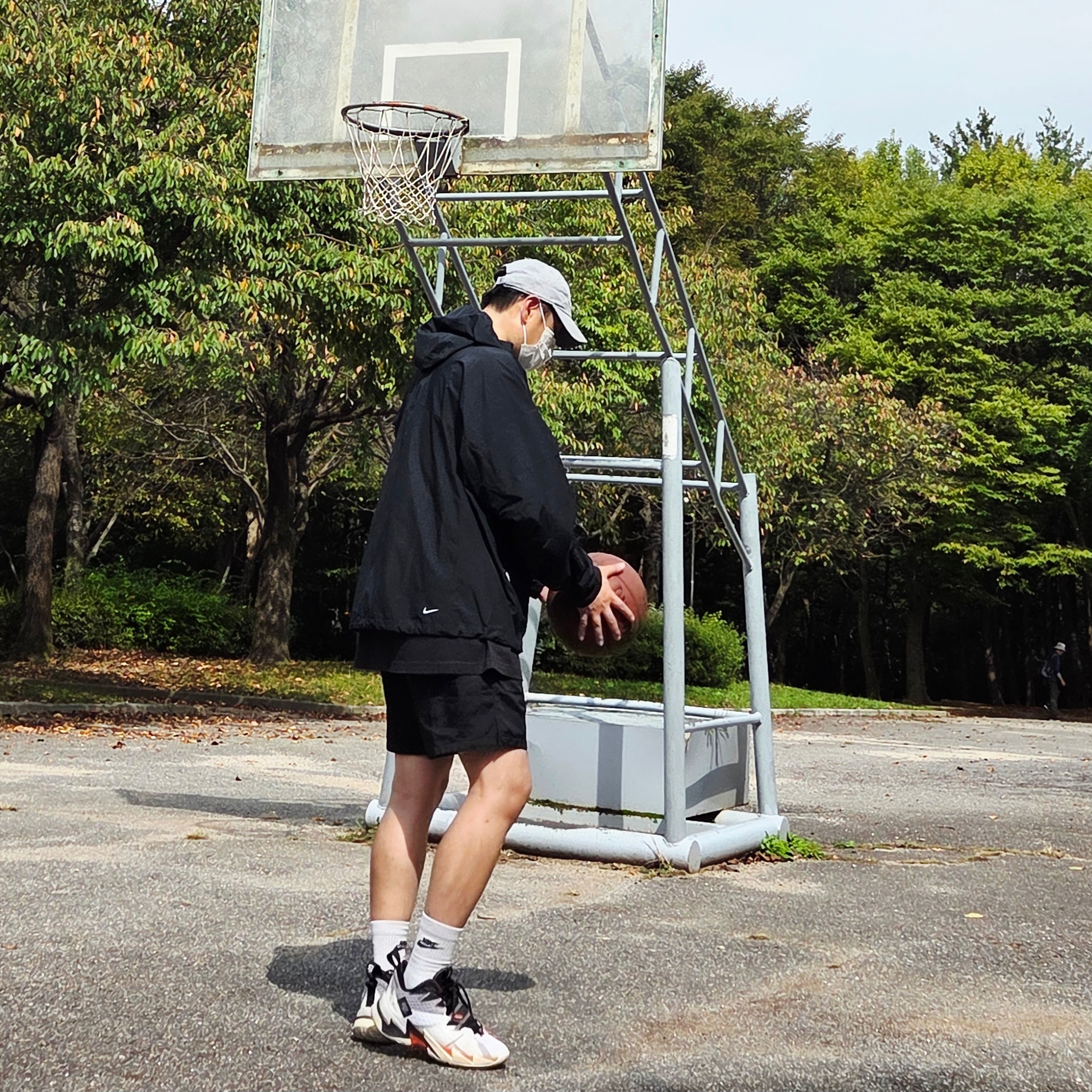 Nike ACG Storm-Fit ADV Cascade Rains Full Zip Jacket Black - Asia, Carhartt Loose Fit Heavyweight Regular Short Sleeve Pocket T-Shirt Black 착용 스타일 - 2
