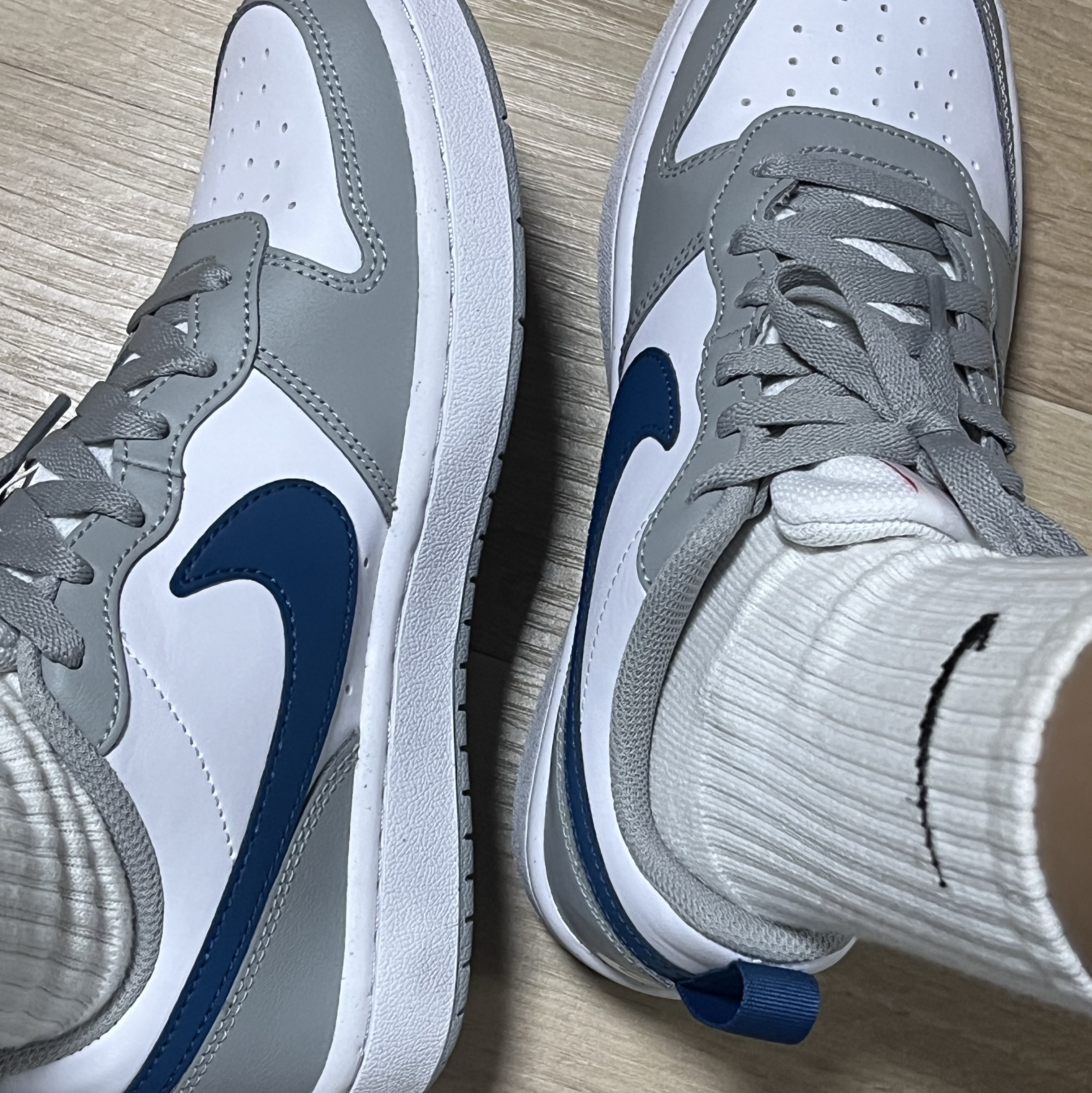 (GS) Nike Court Borough Low 2 Light Smoke Grey 착용 스타일 - 2