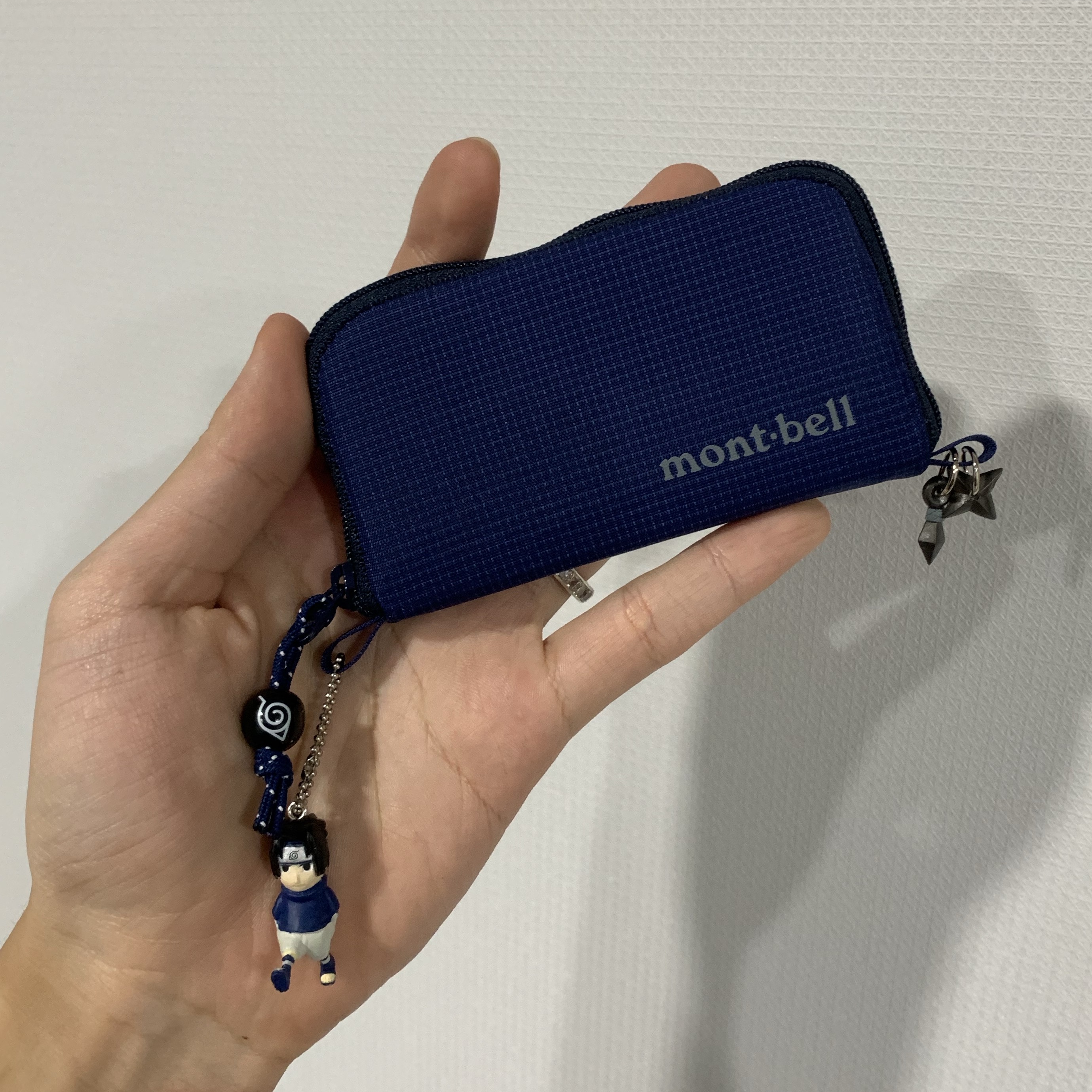 Montbell Mini Zip Wallet Navy 착용 스타일 - 1