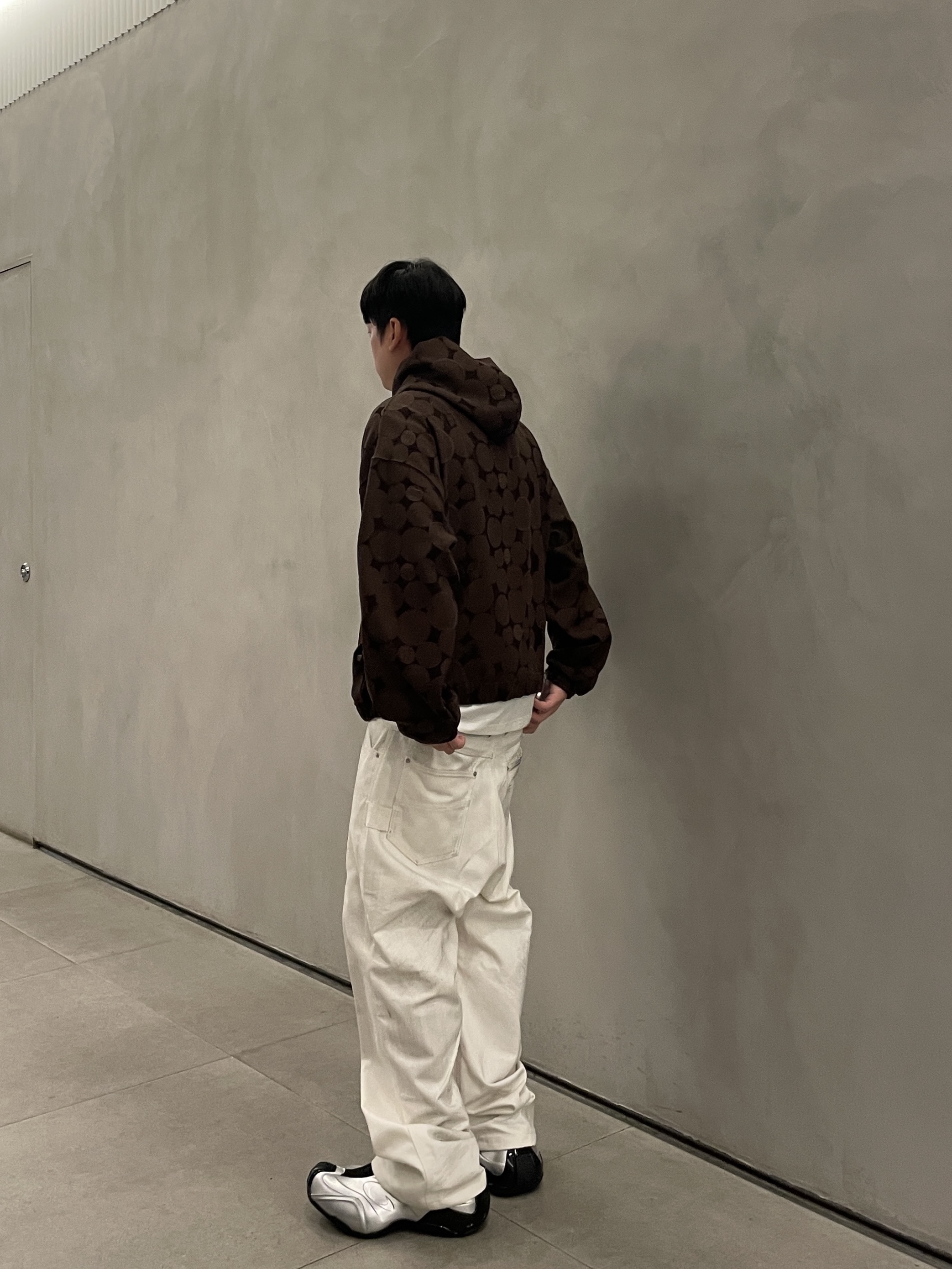 Nonnod Zen Zip Hoodie Brown Jacquard 착용 스타일 - 1