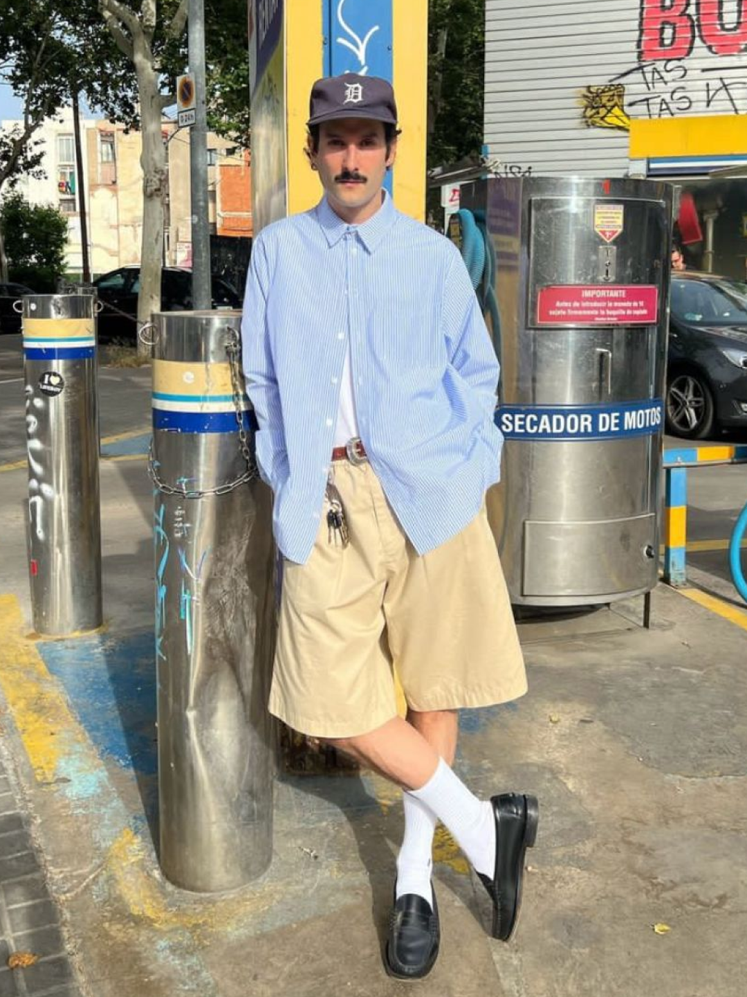 Adidas Adicolor Firebird Shorts Green White - KR Sizing, Adidas Adicolor Classic Beckenbauer Track Top Night Indigo - KR Sizing 착용 스타일 - 5