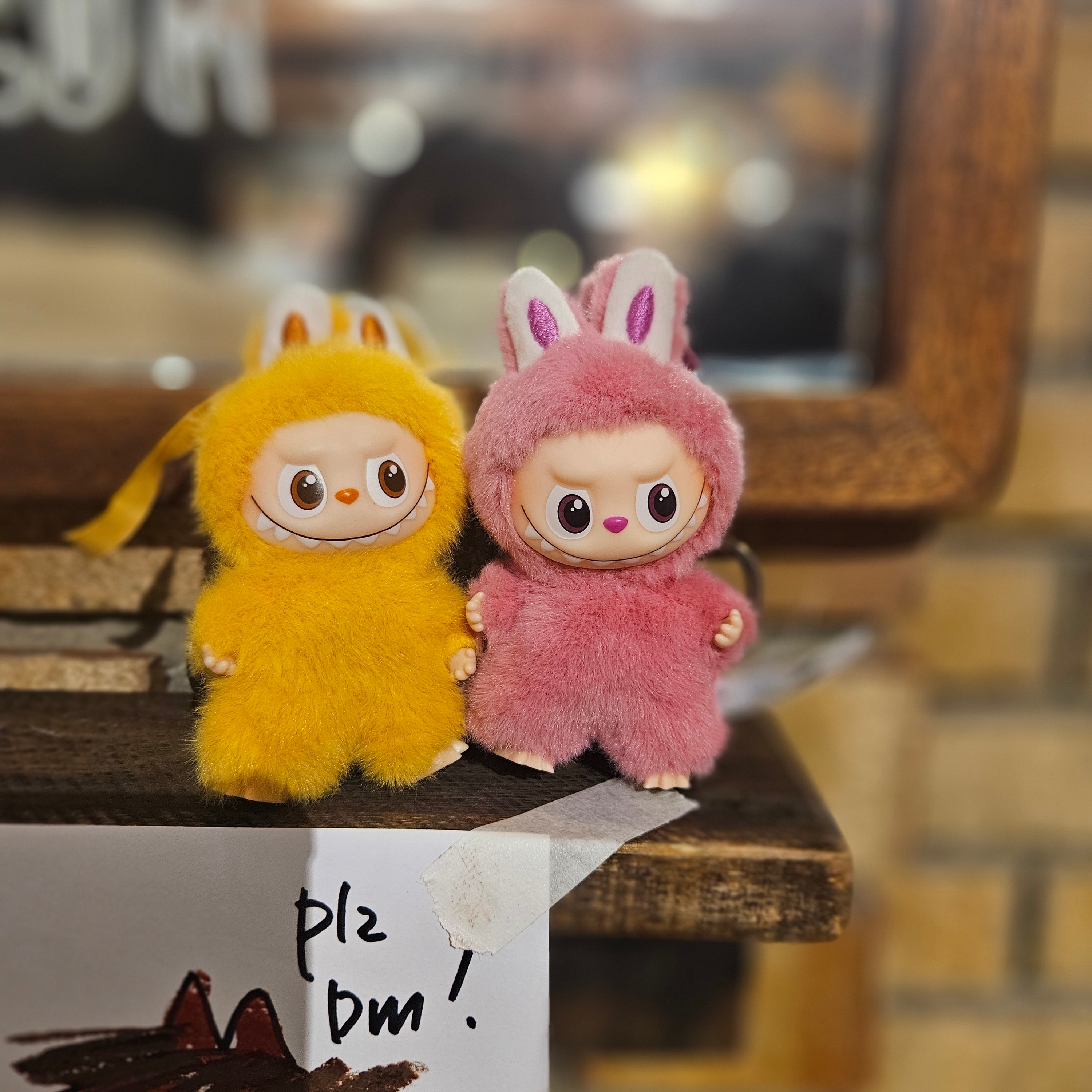 Pop Mart Labubu The Monsters Pin For Love Series Vinyl Plush Pendant (N-Z) Q (Opened Case), Pop Mart Labubu The Monsters Pin For Love Series Vinyl Plush Pendant (N-Z) Y (Opened Case) 착용 스타일 - 1