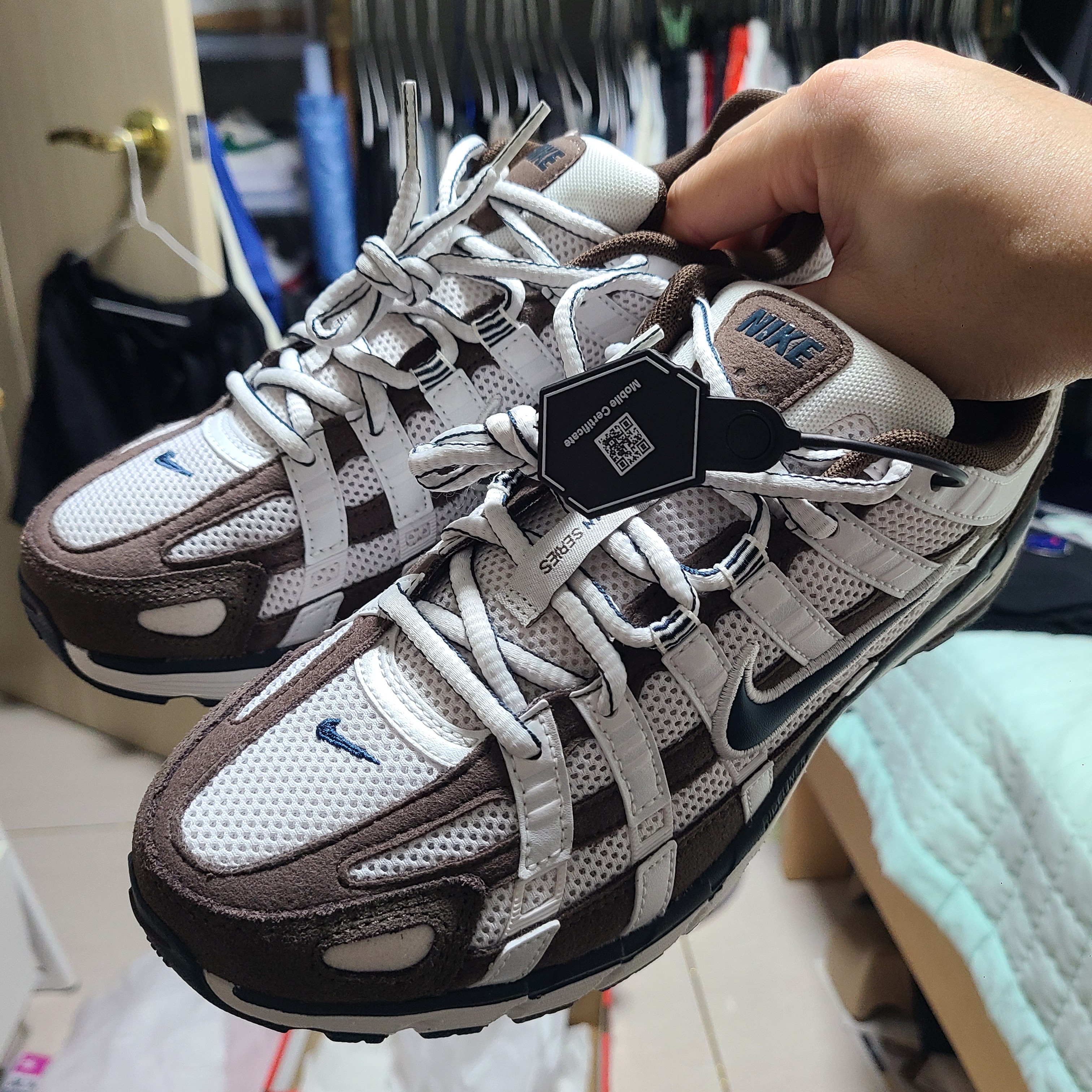 (W) Nike P-6000 Phantom Baroque Brown 착용 스타일 - 2