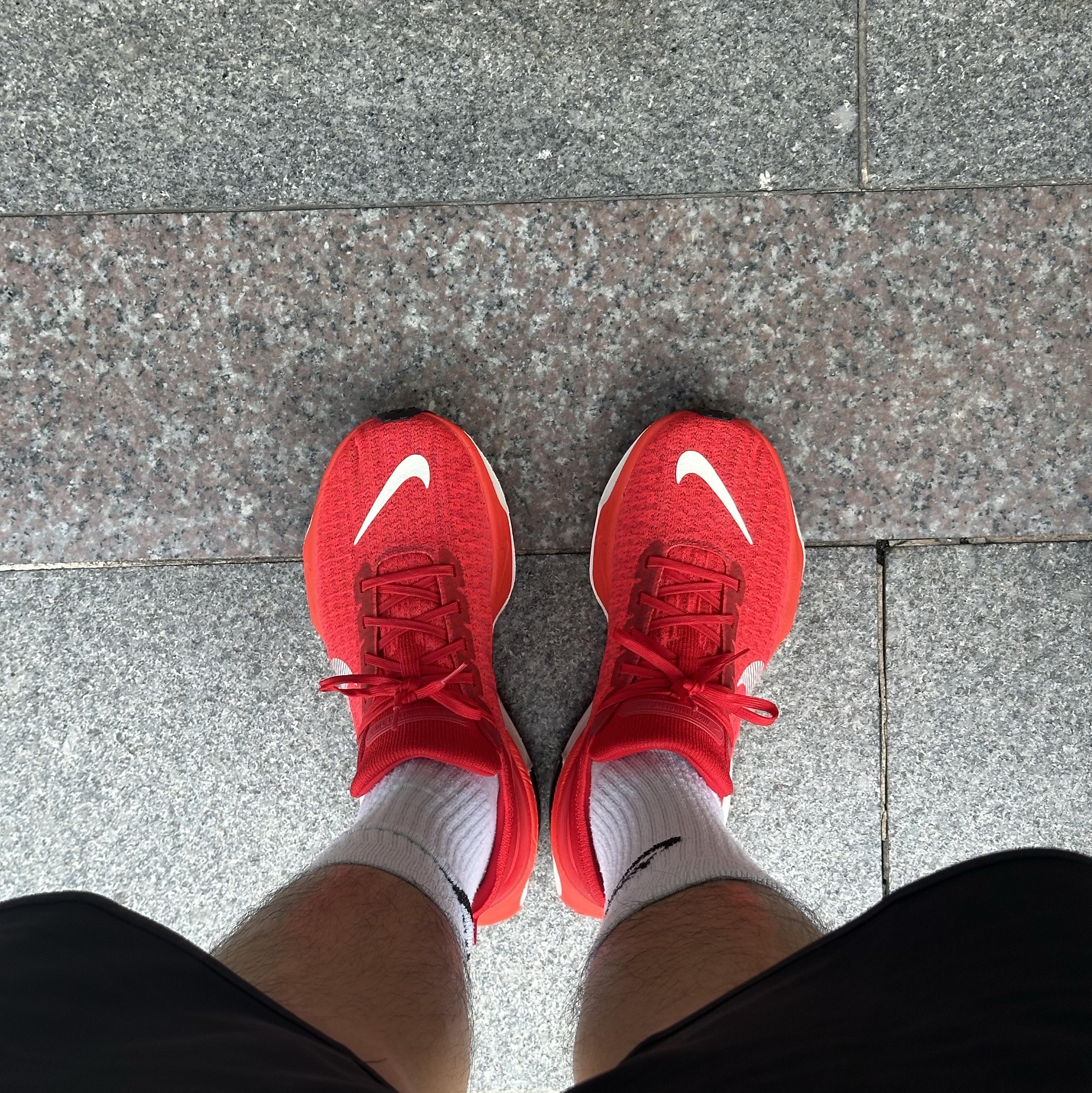 Nike ZoomX Invincible Run 3 University Red White 착용 스타일