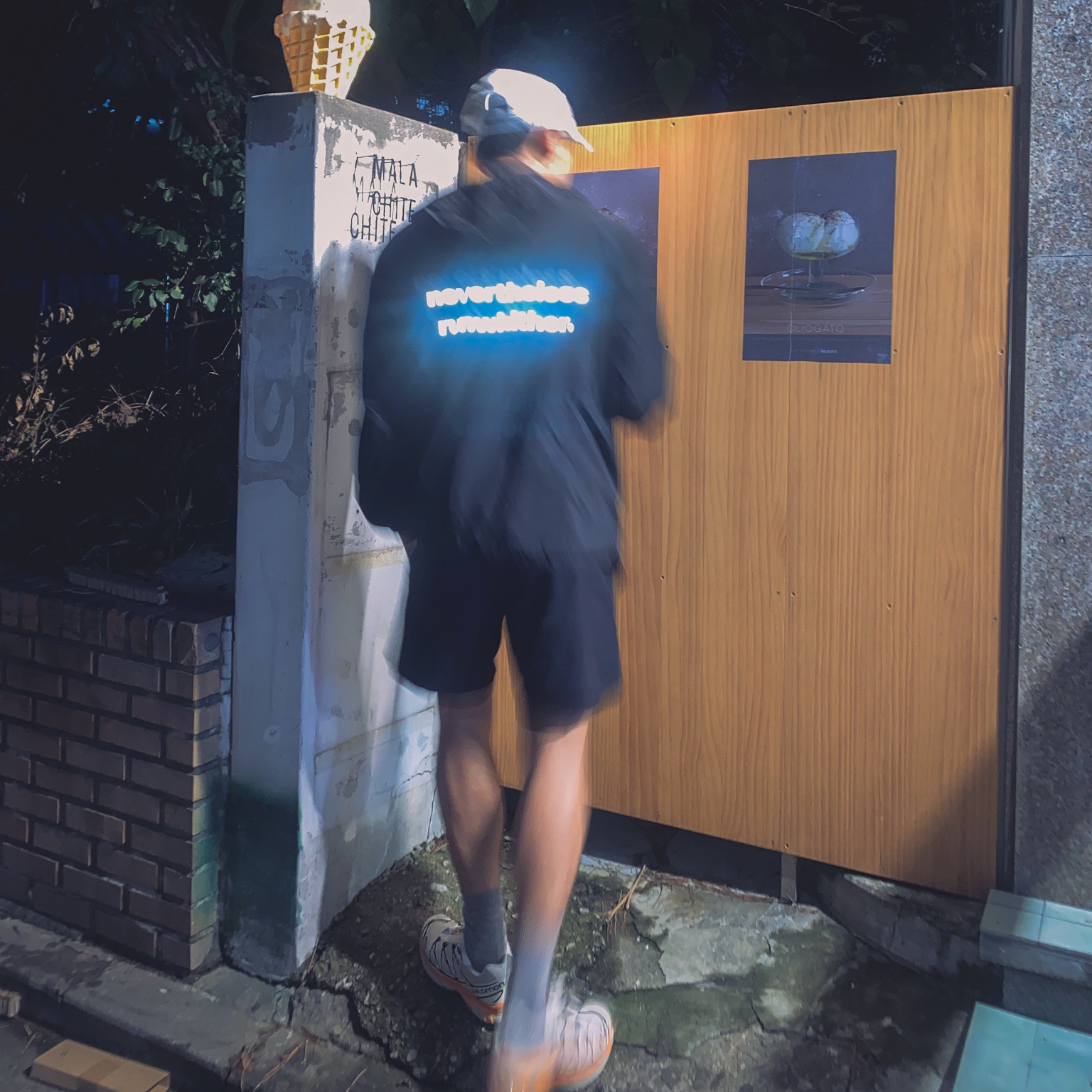 [KREAM 단독] runwhither Windbreaker Jacket Black 착용 스타일