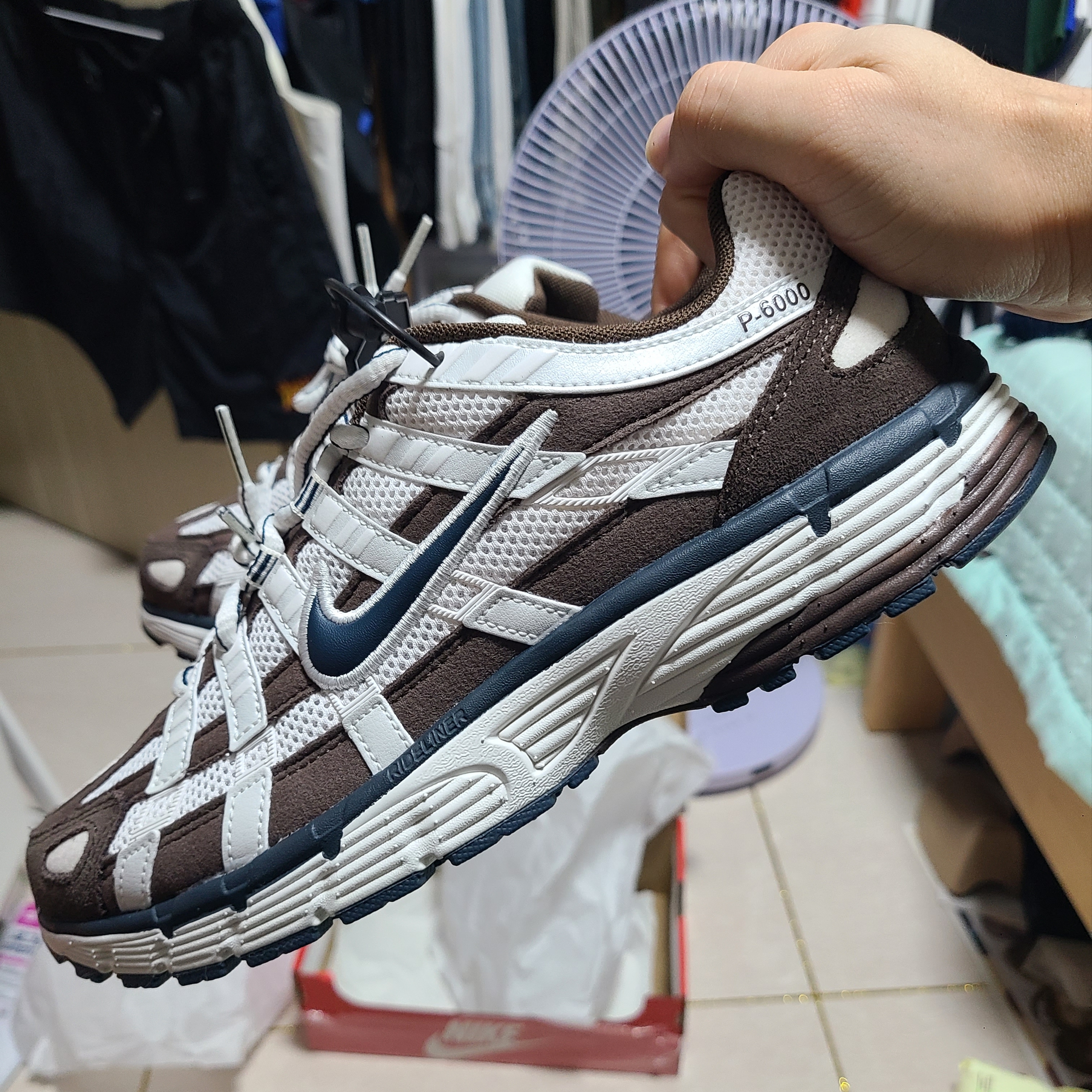 (W) Nike P-6000 Phantom Baroque Brown 착용 스타일 - 3