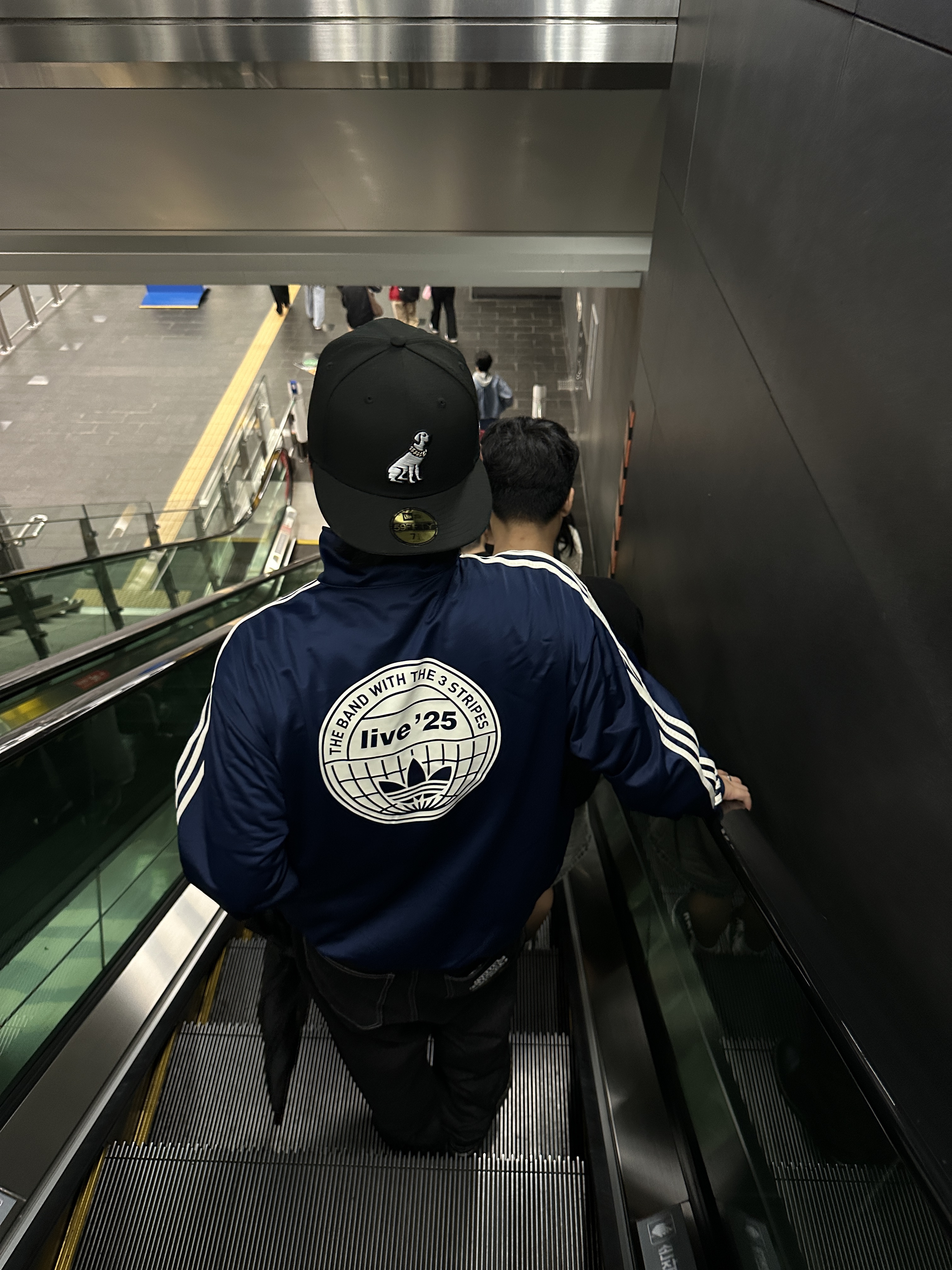 Adidas x Oasis Tour Firebird Track Top Night Indigo - KR Sizing 착용 스타일 - 1