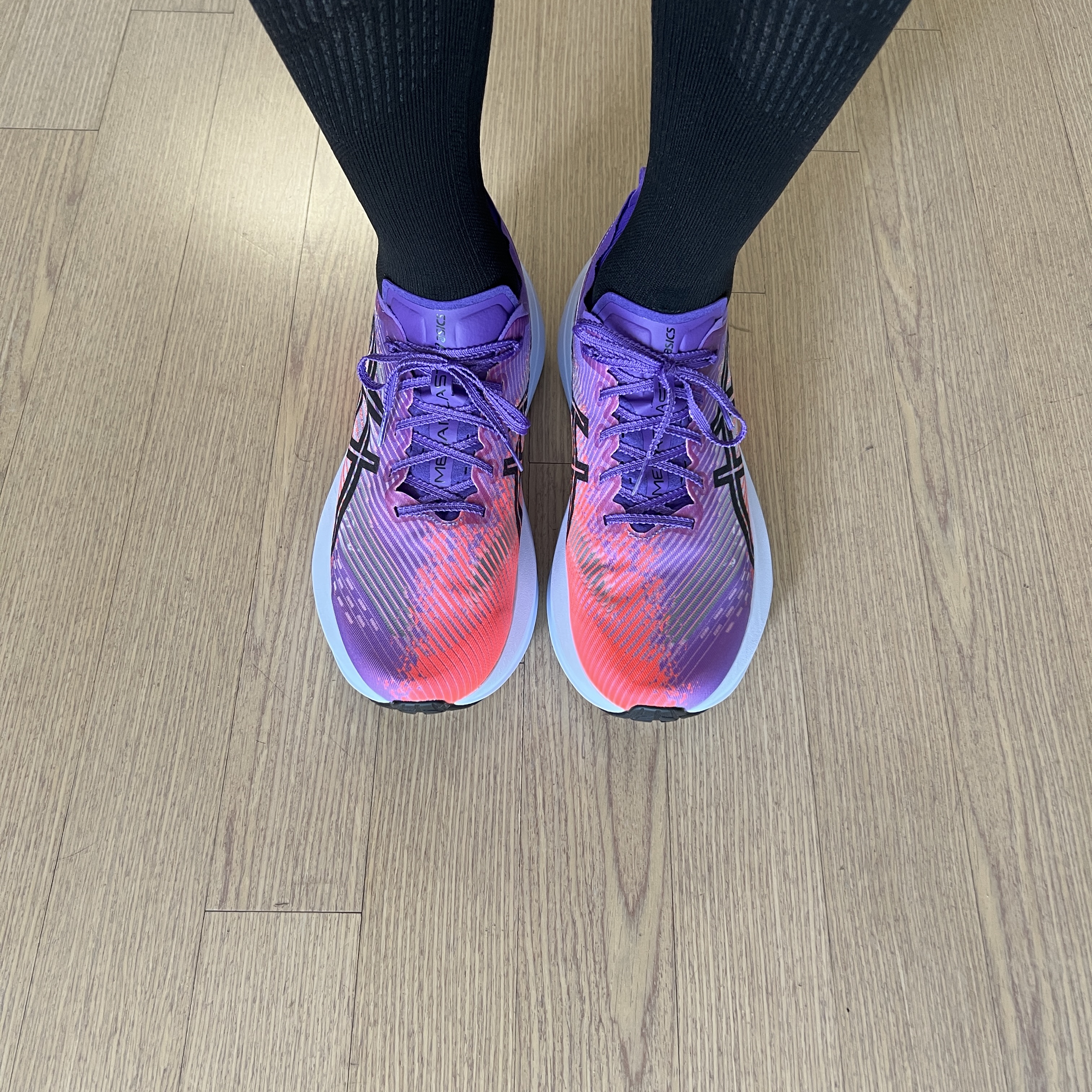 Asics Megablast Edo Purple Black 착용 스타일 - 1