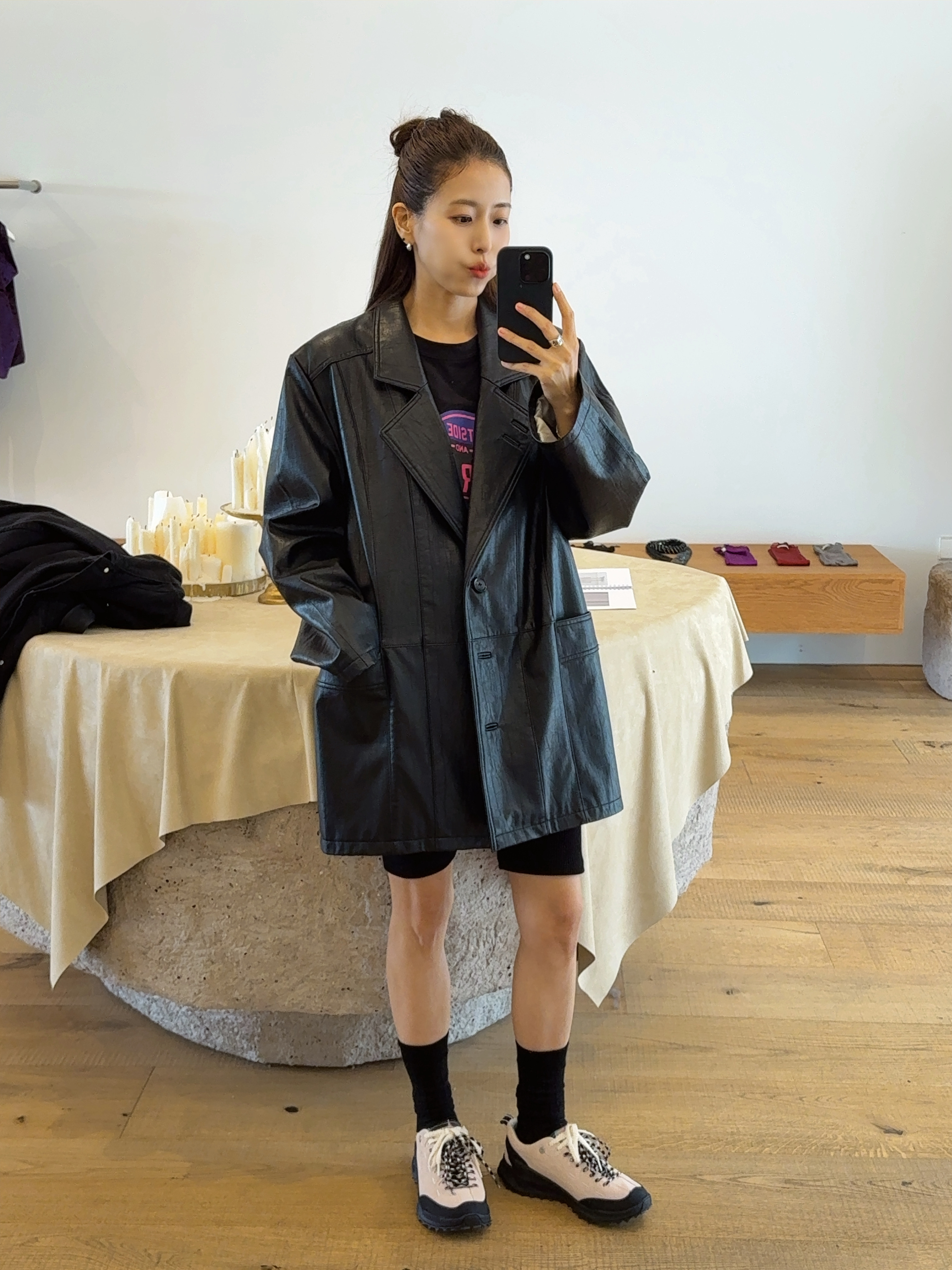 SATUR X KEEN JASPER ZIONIC Light Pink 착용 스타일 - 2