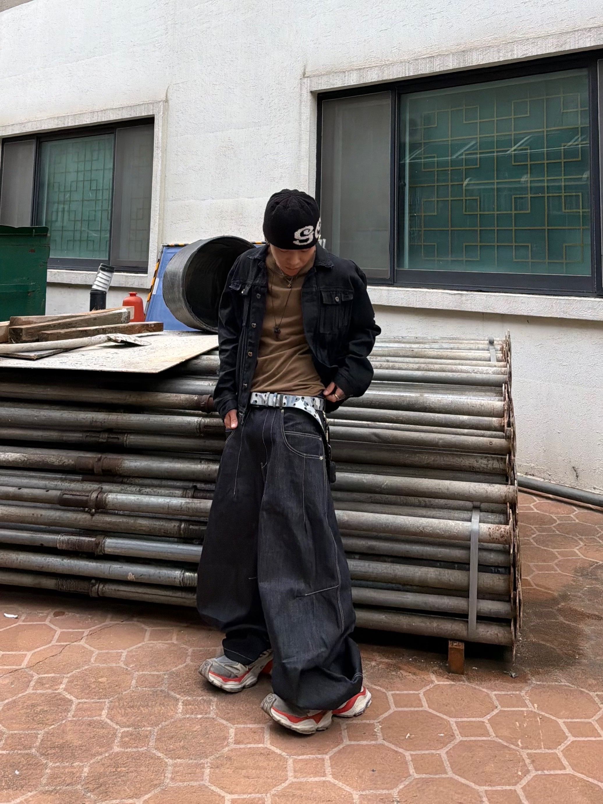 Force Sensitive Fst Leather Long Belt, Balenciaga Cargo Sneakers Beige Grey Red 착용 스타일 - 2