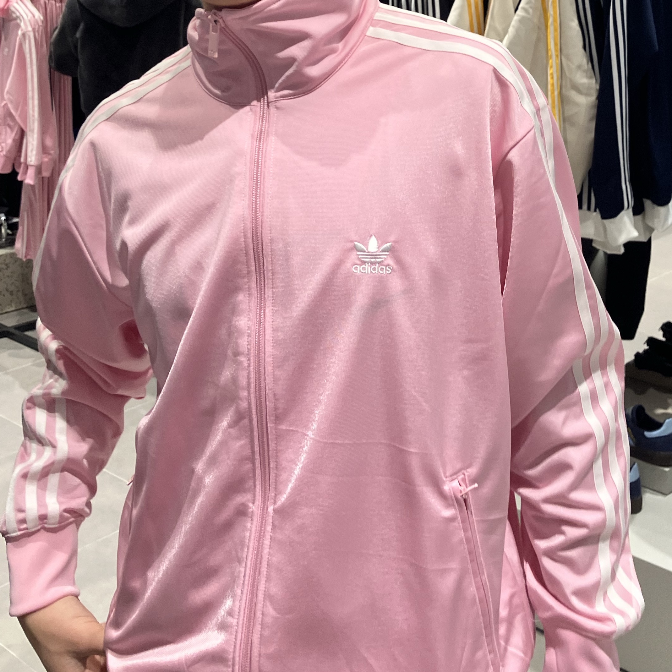 (W) Adidas Adicolor Classic Loose Firebird Track Top True Pink - KR Sizing 착용 스타일