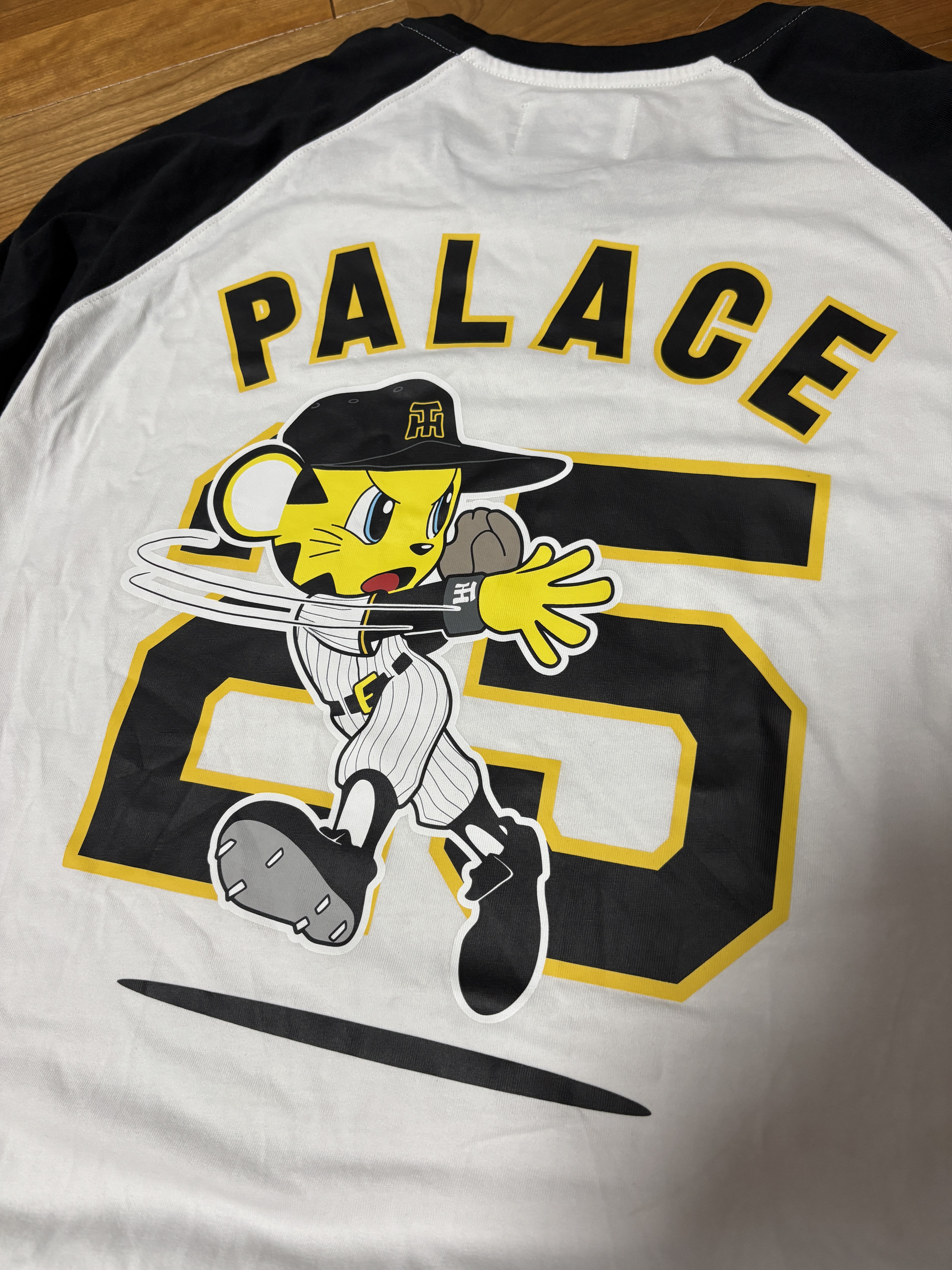 Palace Hanshin Tigers Raglan Long Sleeve T-Shirt Black White - 25SS, Nike x Supreme Air Force 1 Low Black 착용 스타일 - 2
