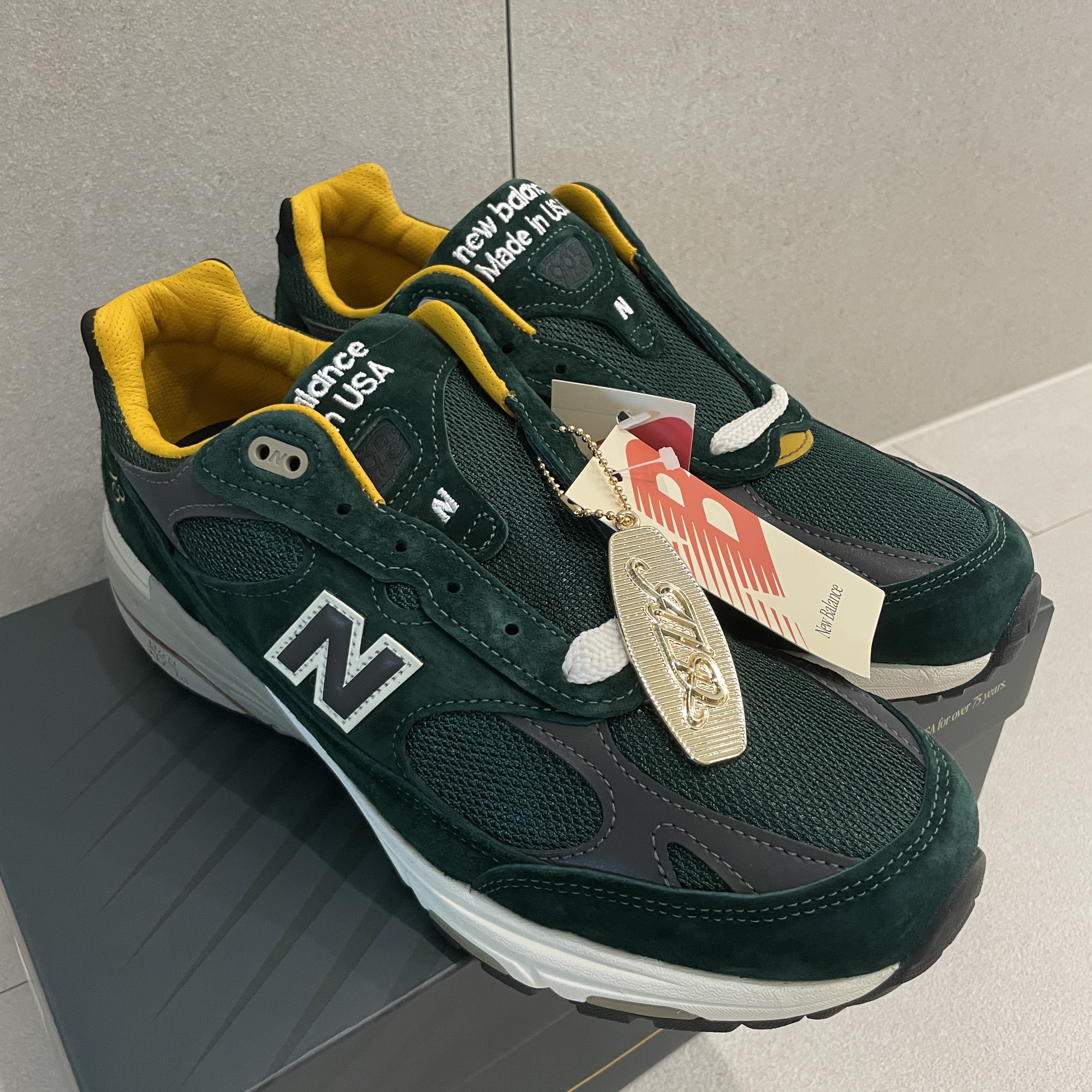 New Balance x Aime Leon Dore 993 Made in USA Pine Grove 착용 스타일 - 1