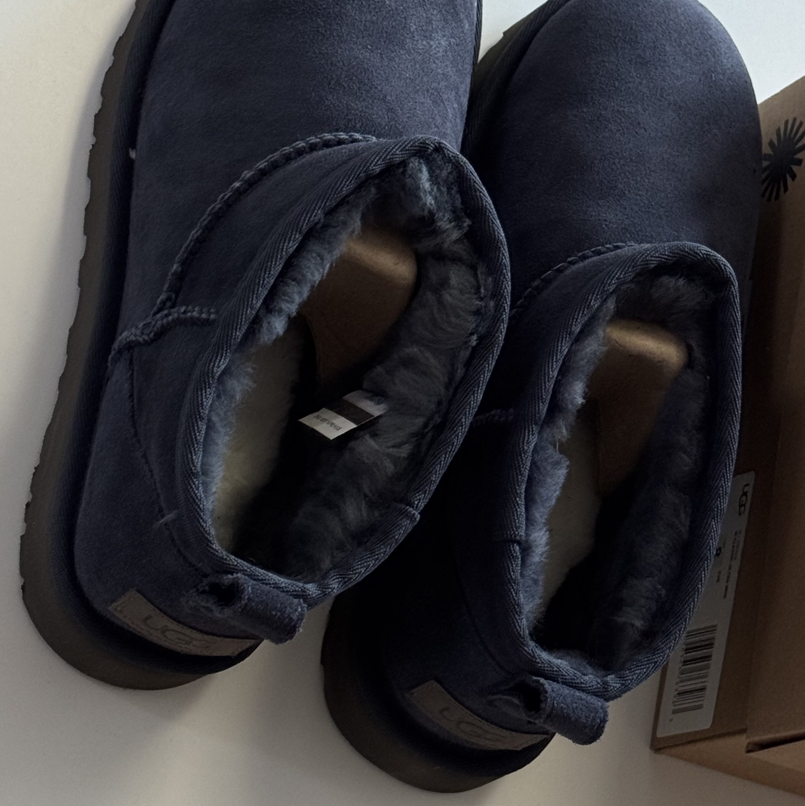 (W) UGG Classic Ultra Mini Boots Eve Blue, (W) UGG Classic Ultra Mini Boots Chestnut 착용 스타일 - 4