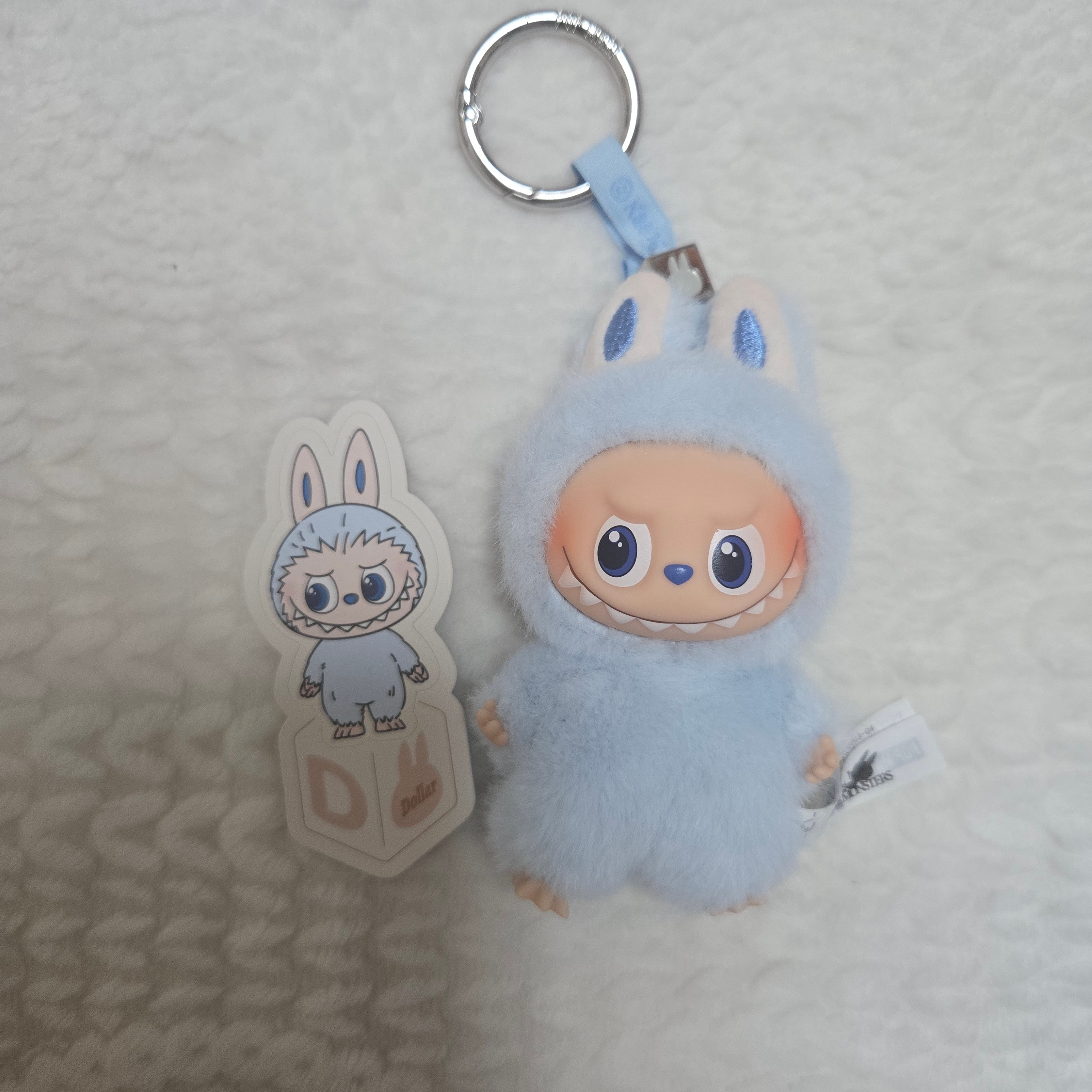 Pop Mart Labubu The Monsters Pin For Love Series Vinyl Plush Pendant (A-M) D (Opened Case) 착용 스타일
