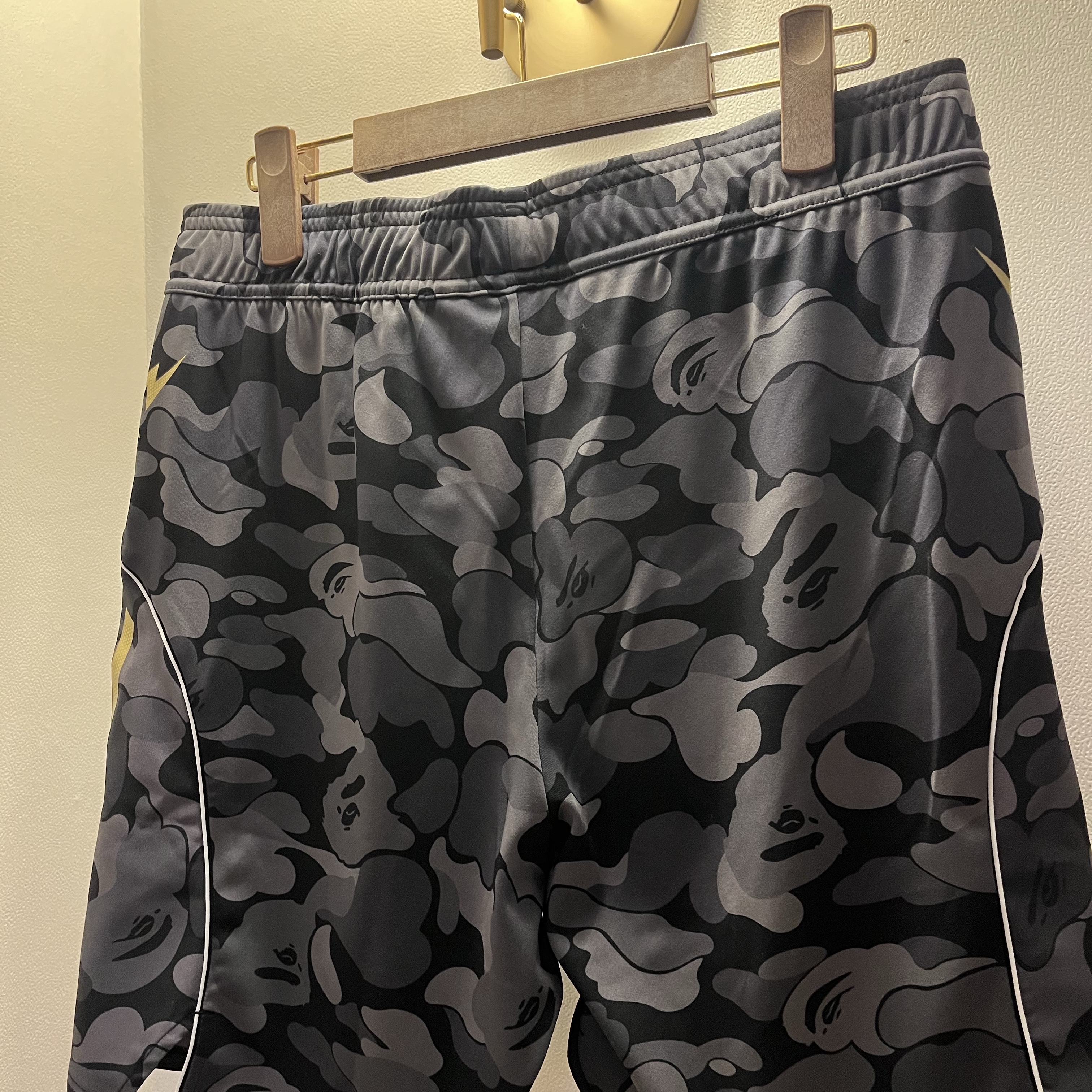 Adidas x BAPE FB Shorts Black - KR Sizing 착용 스타일 - 2