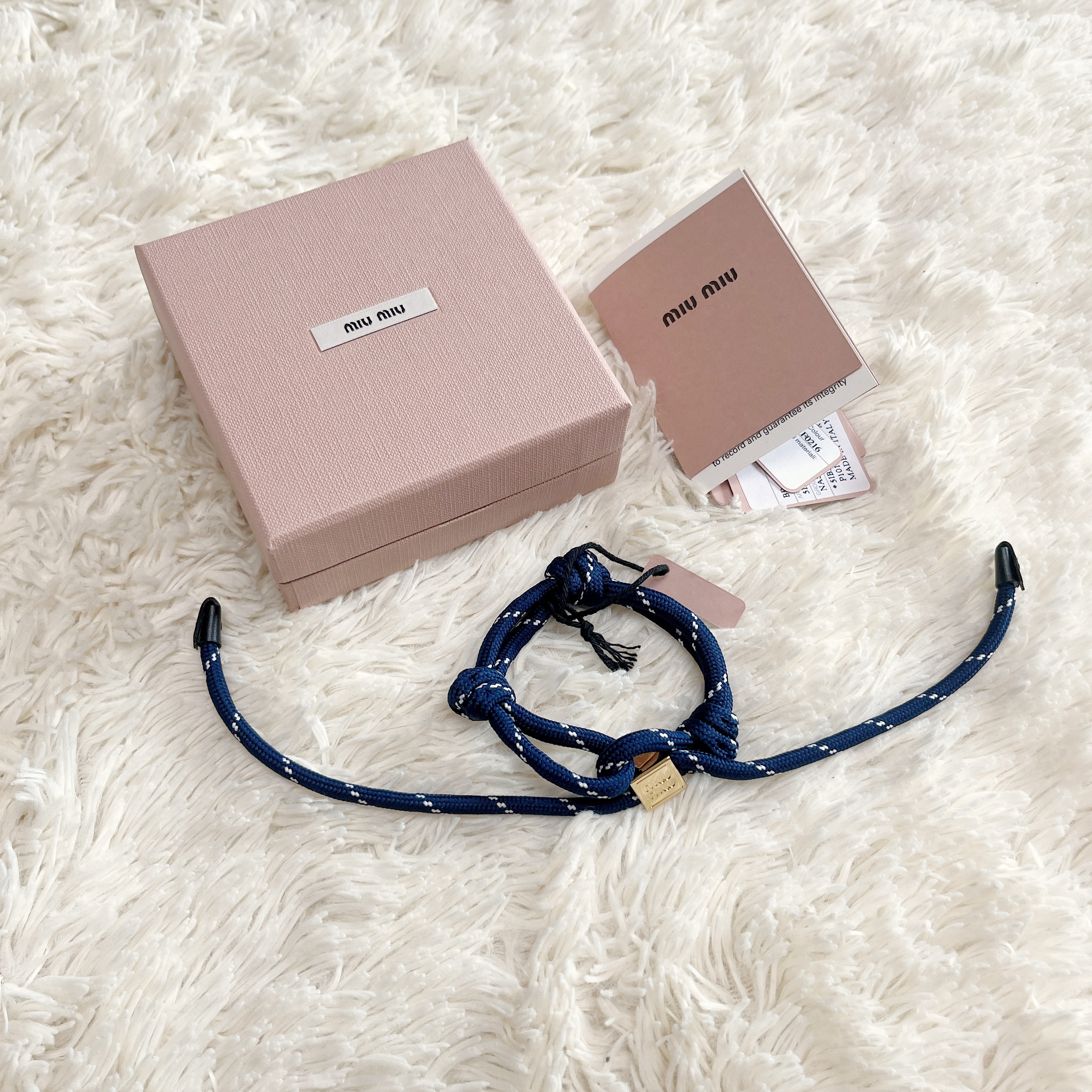 (W) Miu Miu Cord Bracelet Baltic Blue 착용 스타일