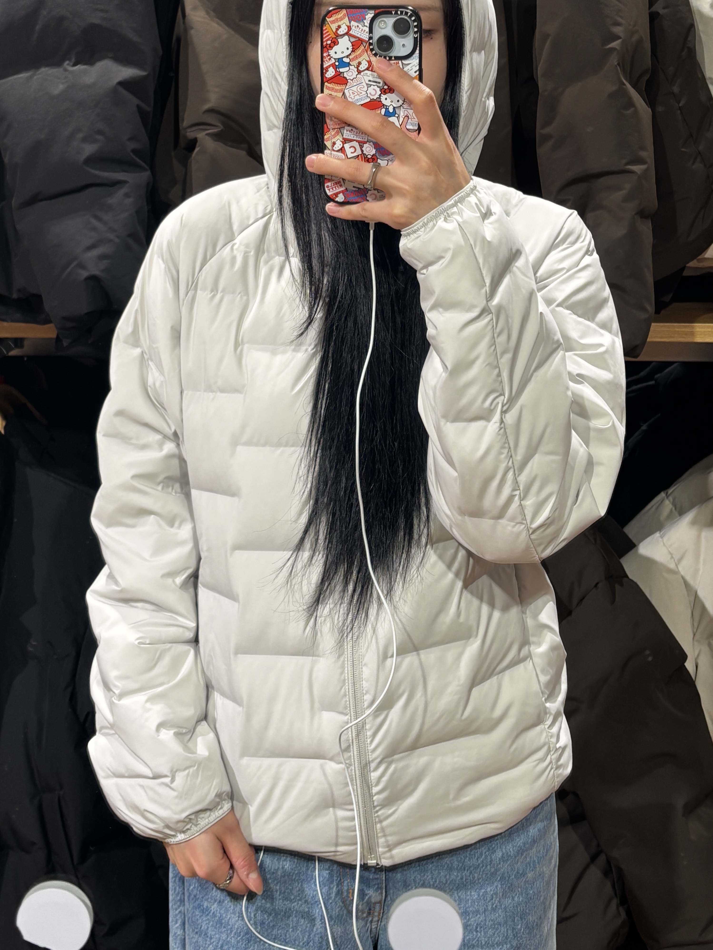Supreme Overdyed Beanie Black, Uniqlo Pufftech Parka Off White - JP 착용 스타일 - 3