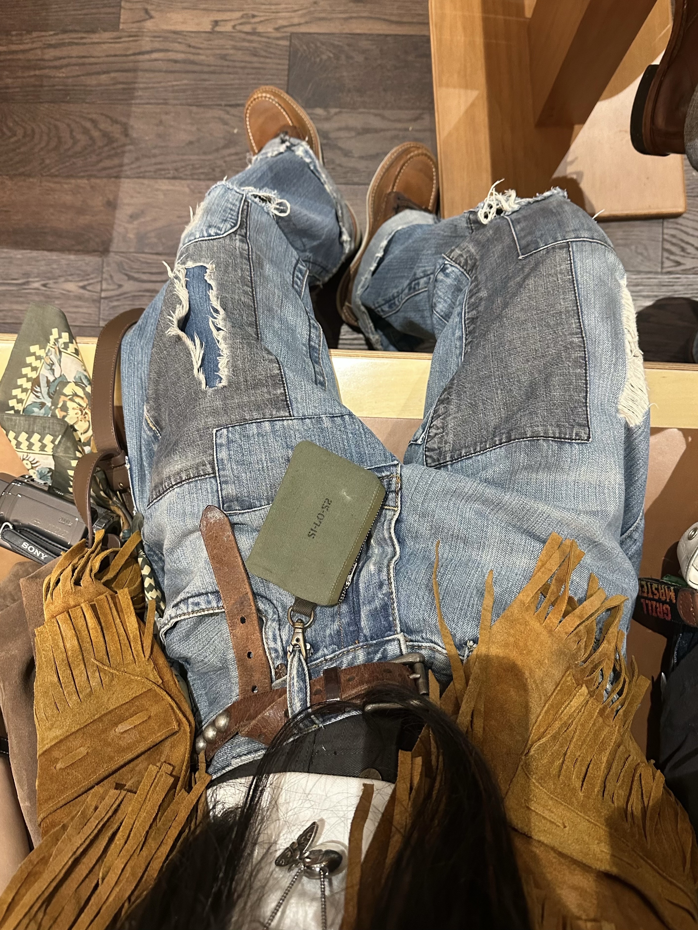 Kapital Color Bandana Amaterasu Khaki, Red Wing 6 Inch Classic Moc Toe 1907 Copper Rough & Tough - D 착용 스타일 - 3