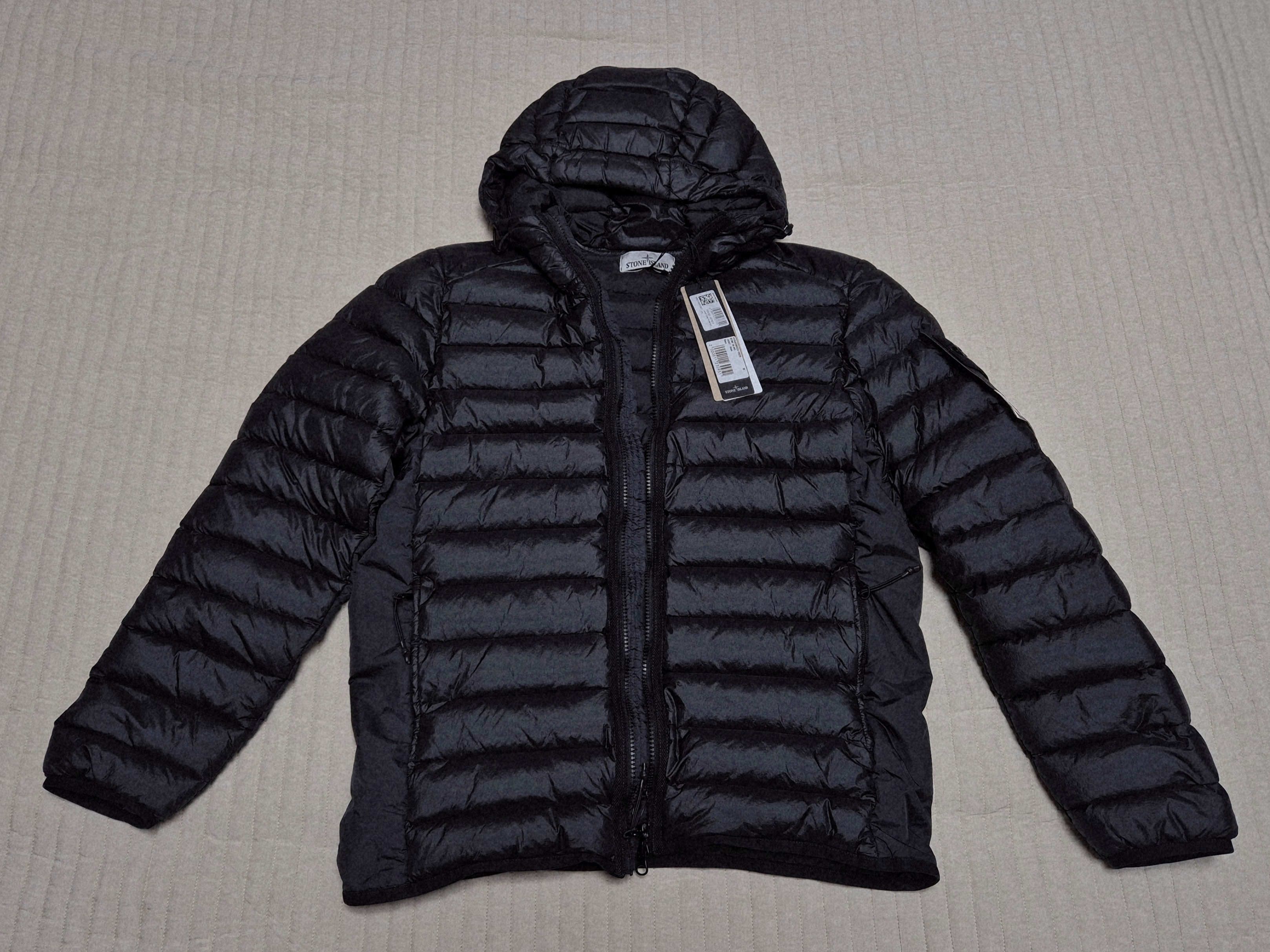 Stone Island 4100403 Loom Woven Chambers Nylon Down-TC Jacket Black - 25SS 착용 스타일 - 1