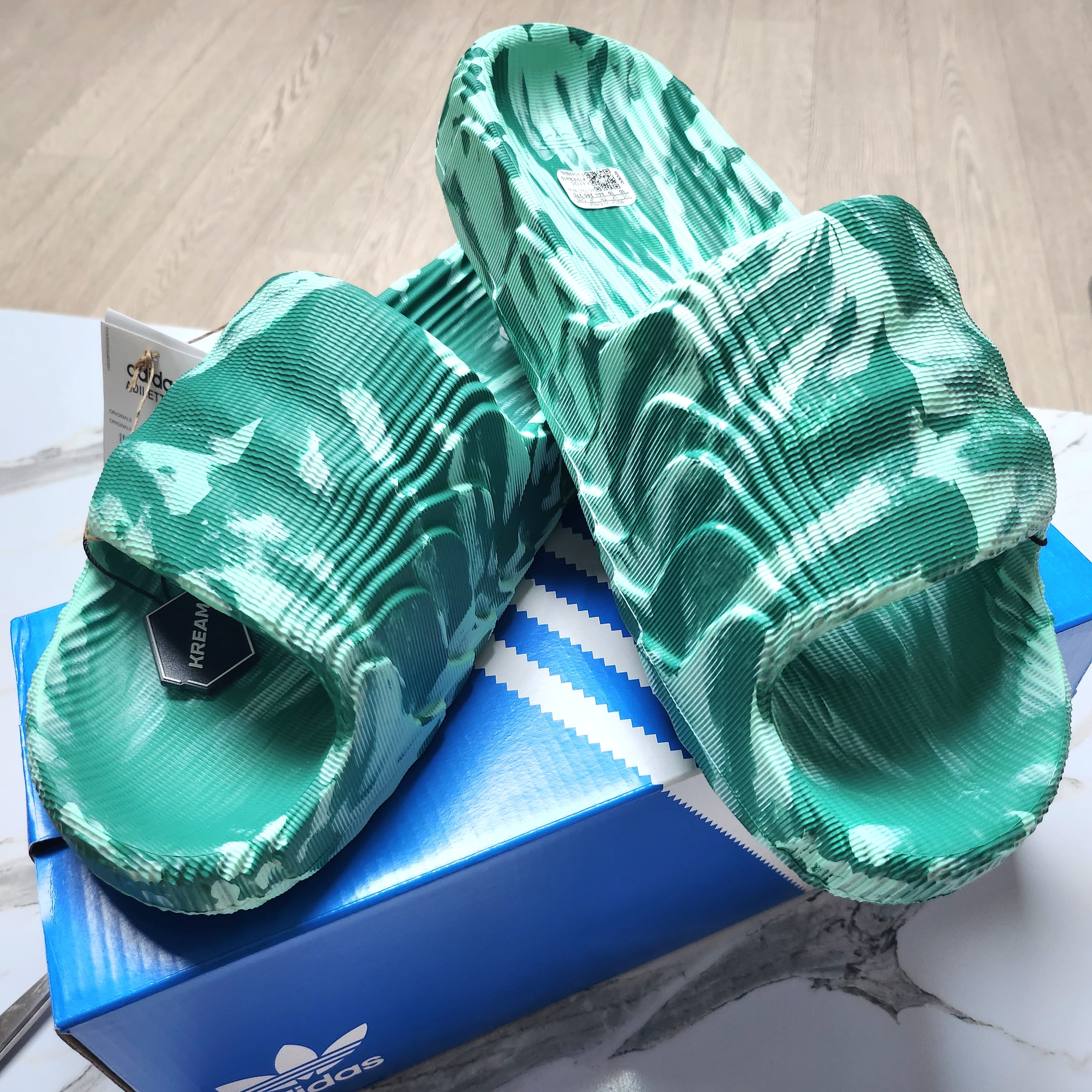 Adidas Adilette 22 Court Green 착용 스타일
