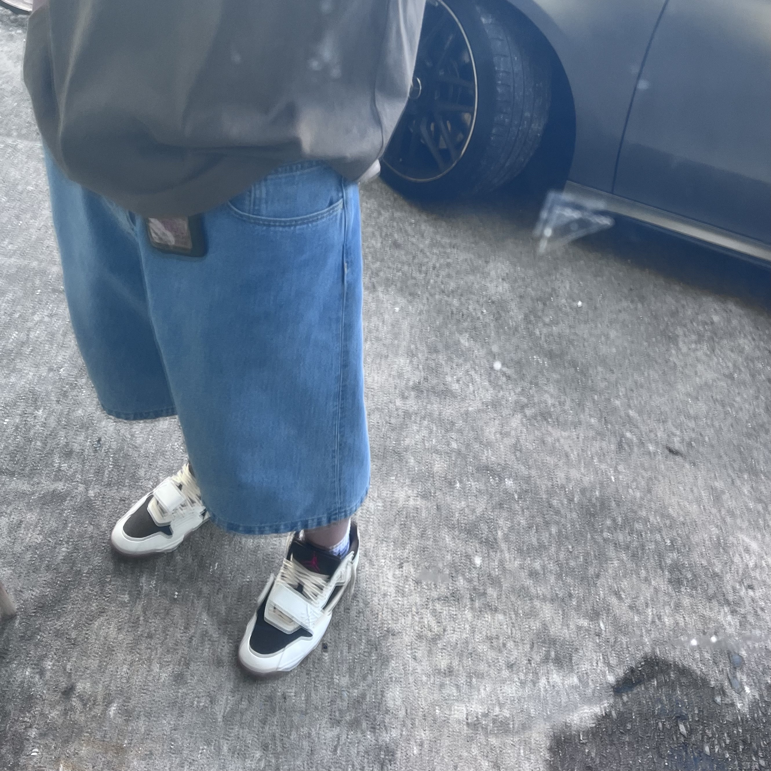 Jordan x Travis Scott Jumpman Jack TR Sail and Dark Mocha, Human Made Military Card Case Olive Drab 착용 스타일