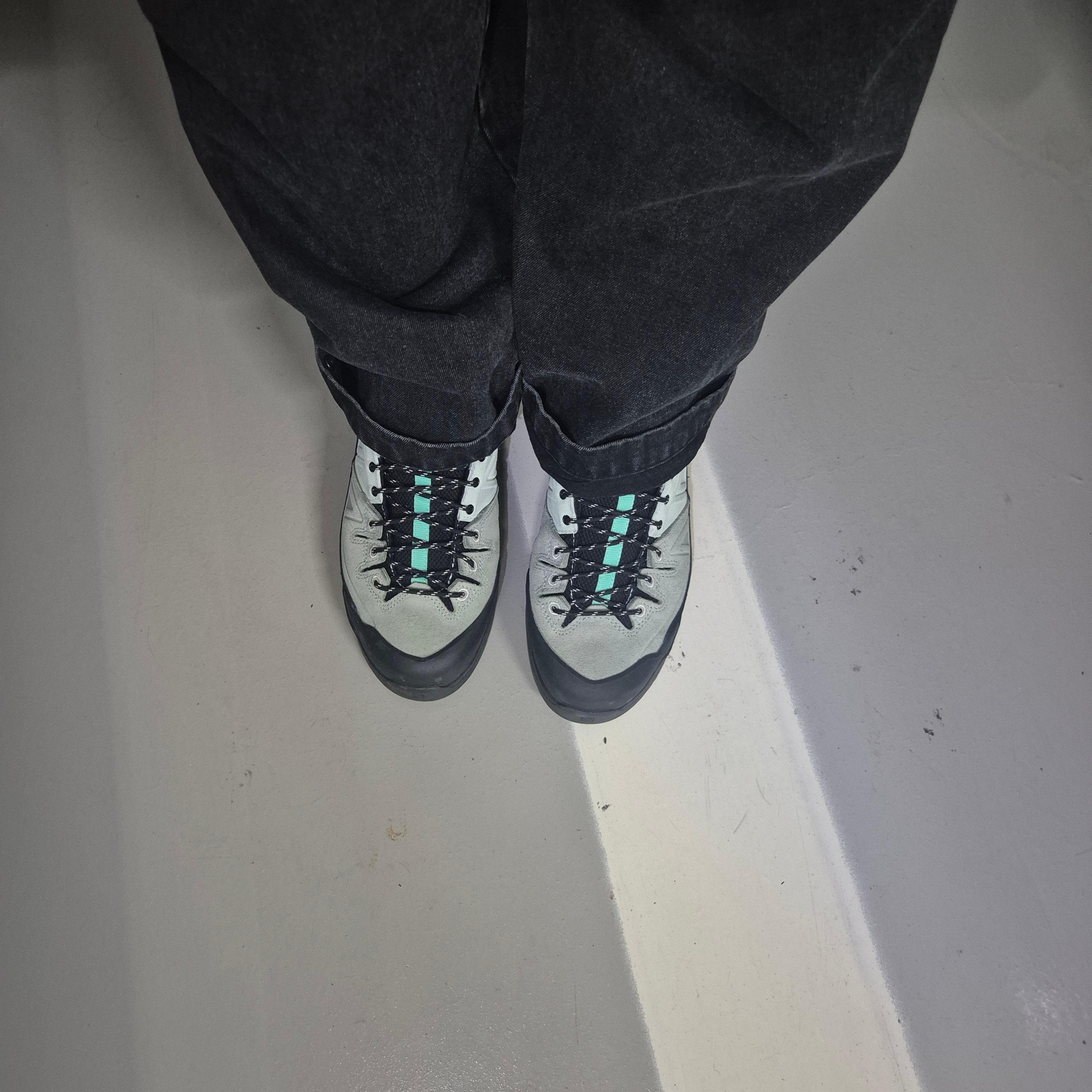 Salomon X-Alp Leather Black Green Milieu 착용 스타일