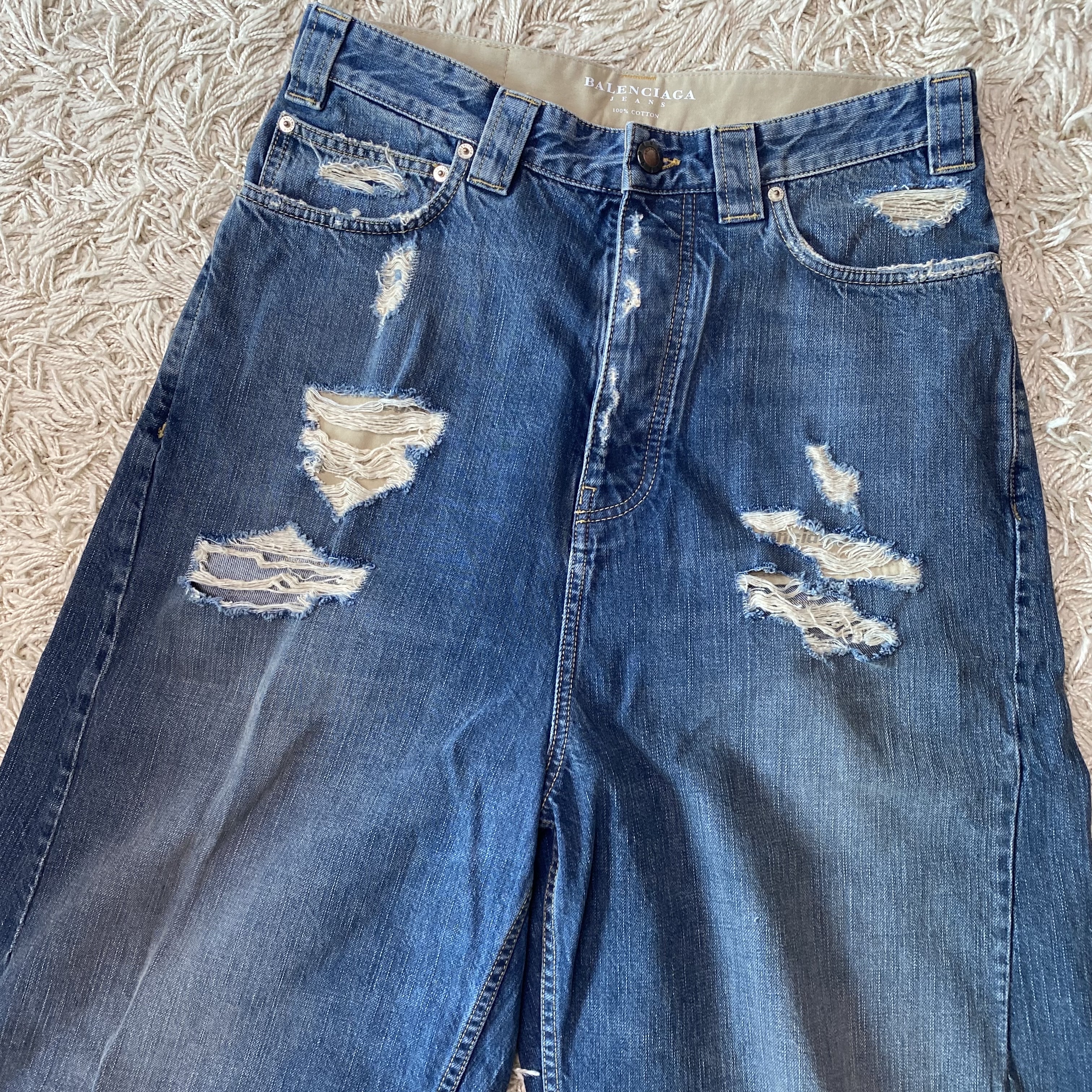 Balenciaga Baggy Pants Blue 착용 스타일