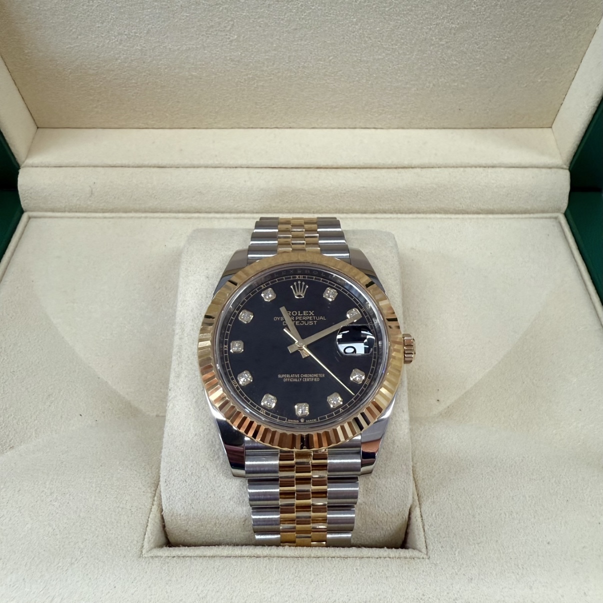 Rolex Datejust 41mm 126333 Bright Black Diamond-Set Oyster, Nike x Tom Sachs Mars Yard Shoe 2.0 Space Camp 착용 스타일 - 2