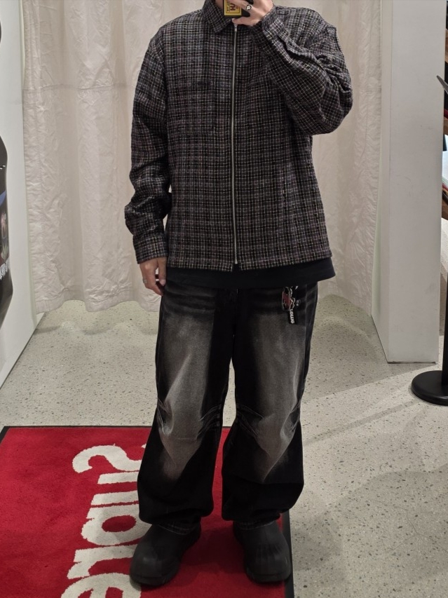 Hysteric Glamour Flame Logo Carabiner Keychain Black, Supreme Metallic Plaid Zip Up Shirt Washed Black - 25FW 착용 스타일