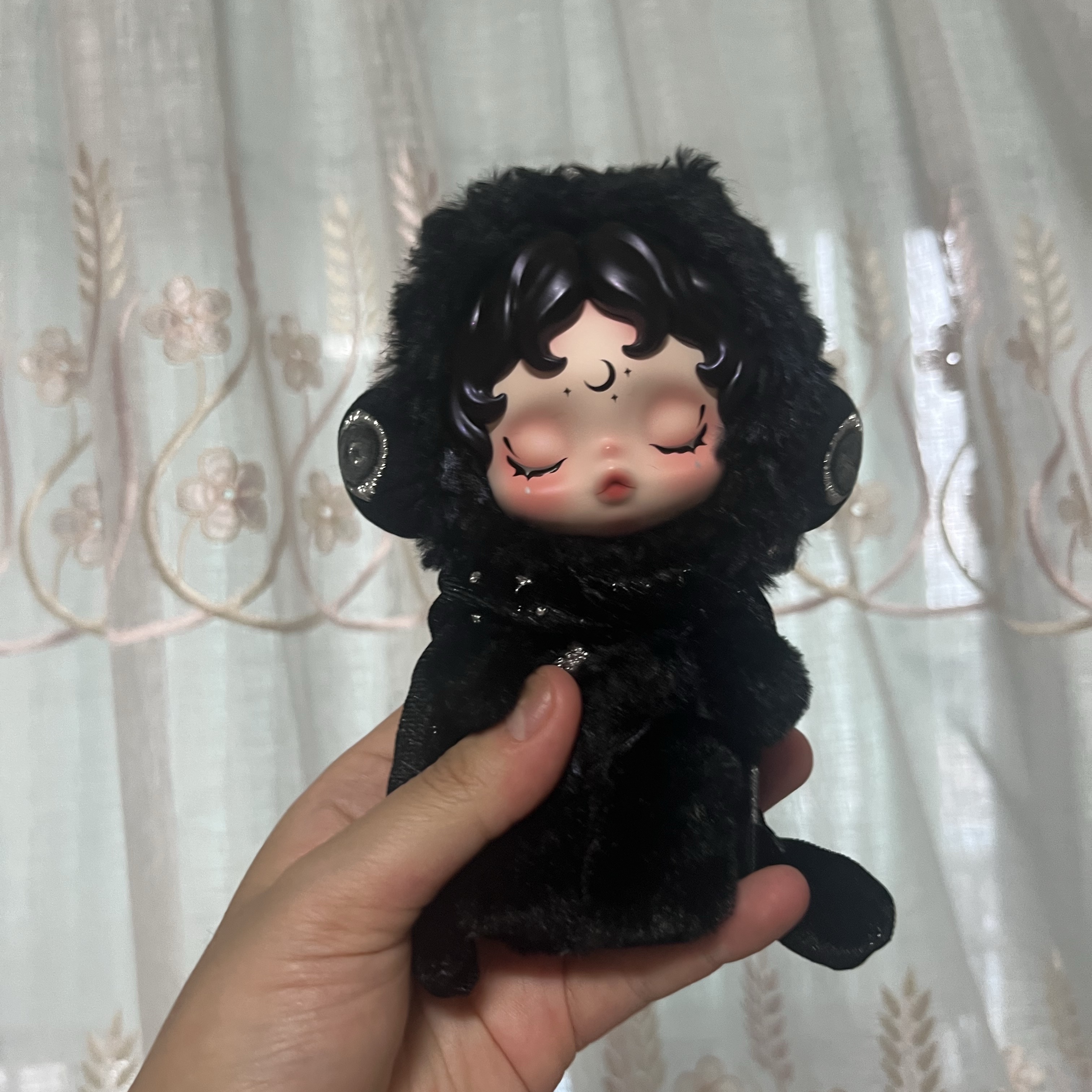 Pop Mart Skullpanda You Found Me ! Series Plush Doll Pendant Sealed Case (1 Blind Box) 착용 스타일