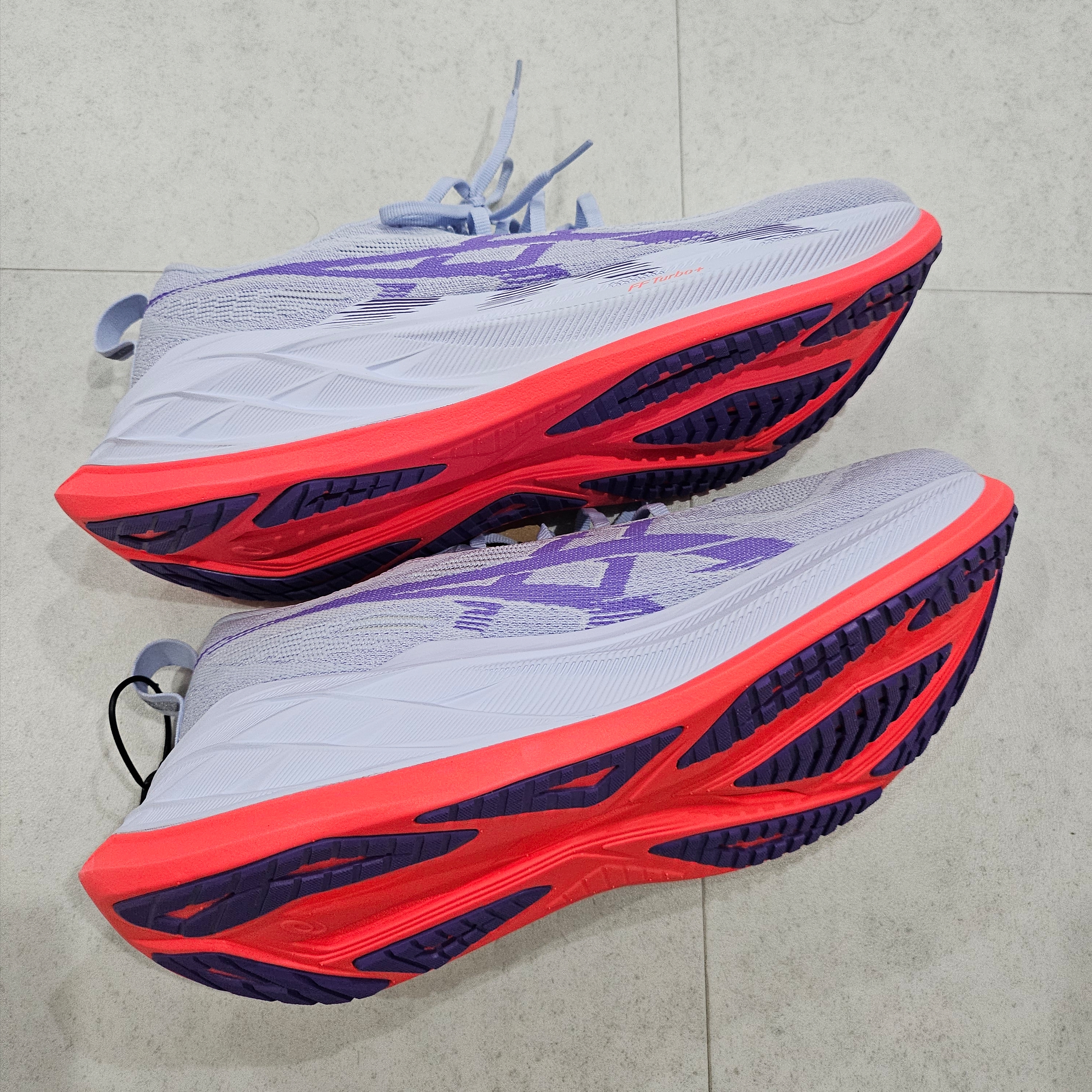 Asics Superblast 2 Blue Fade Edo Purple 착용 스타일 - 2