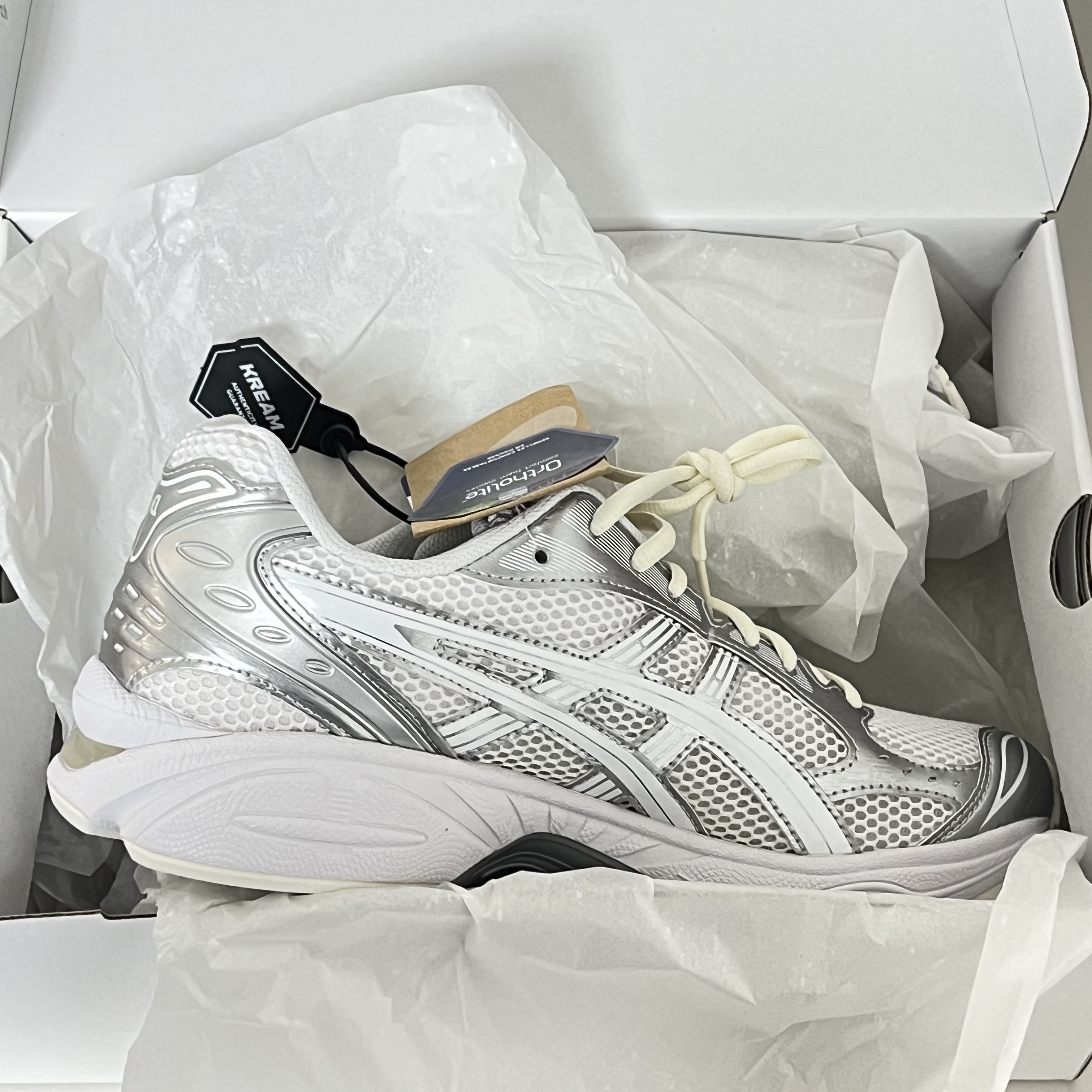 Asics x JJJJound Gel-Kayano 14 Silver White 착용 스타일