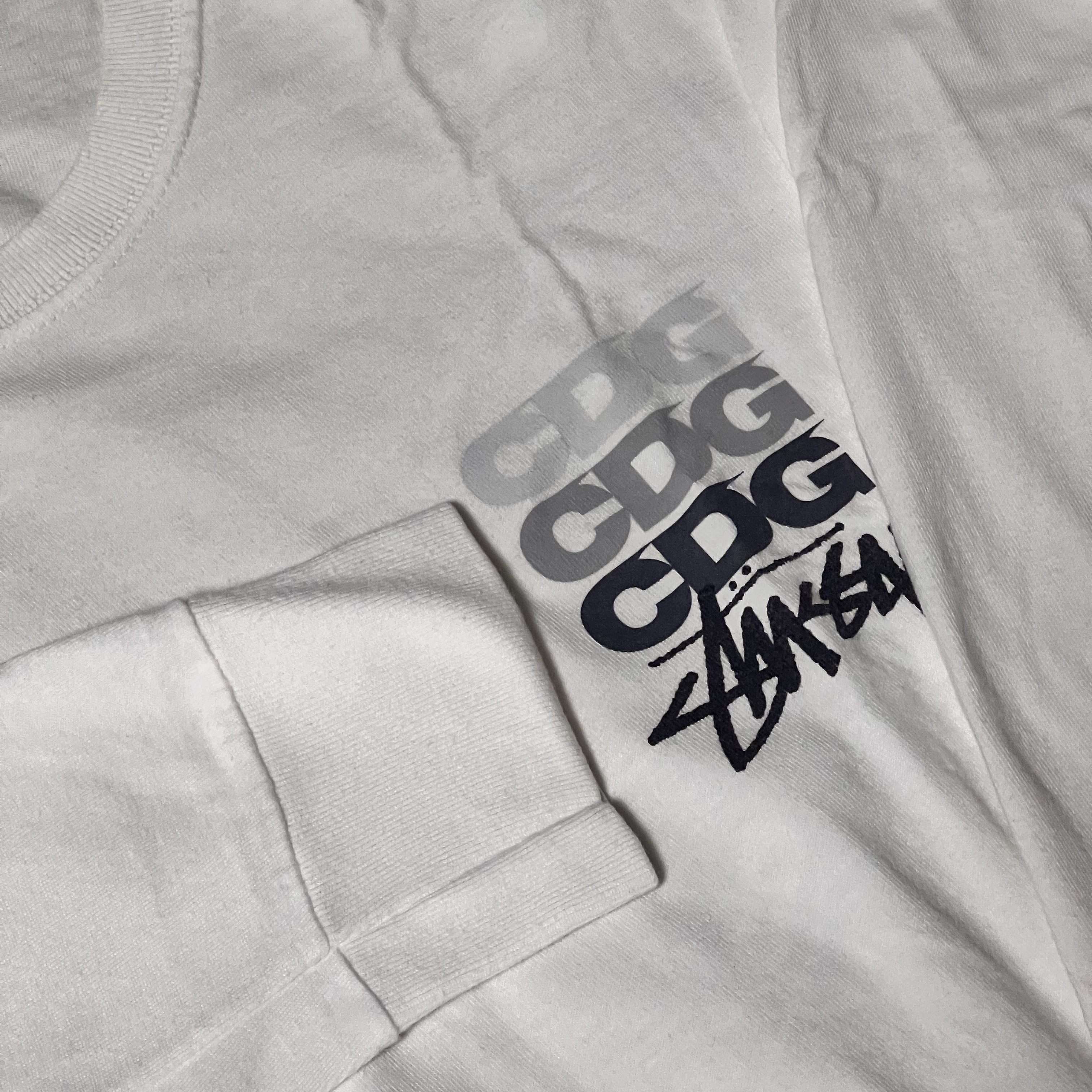 Stussy x CDG Dot LS T-Shirt White 착용 스타일 - 1