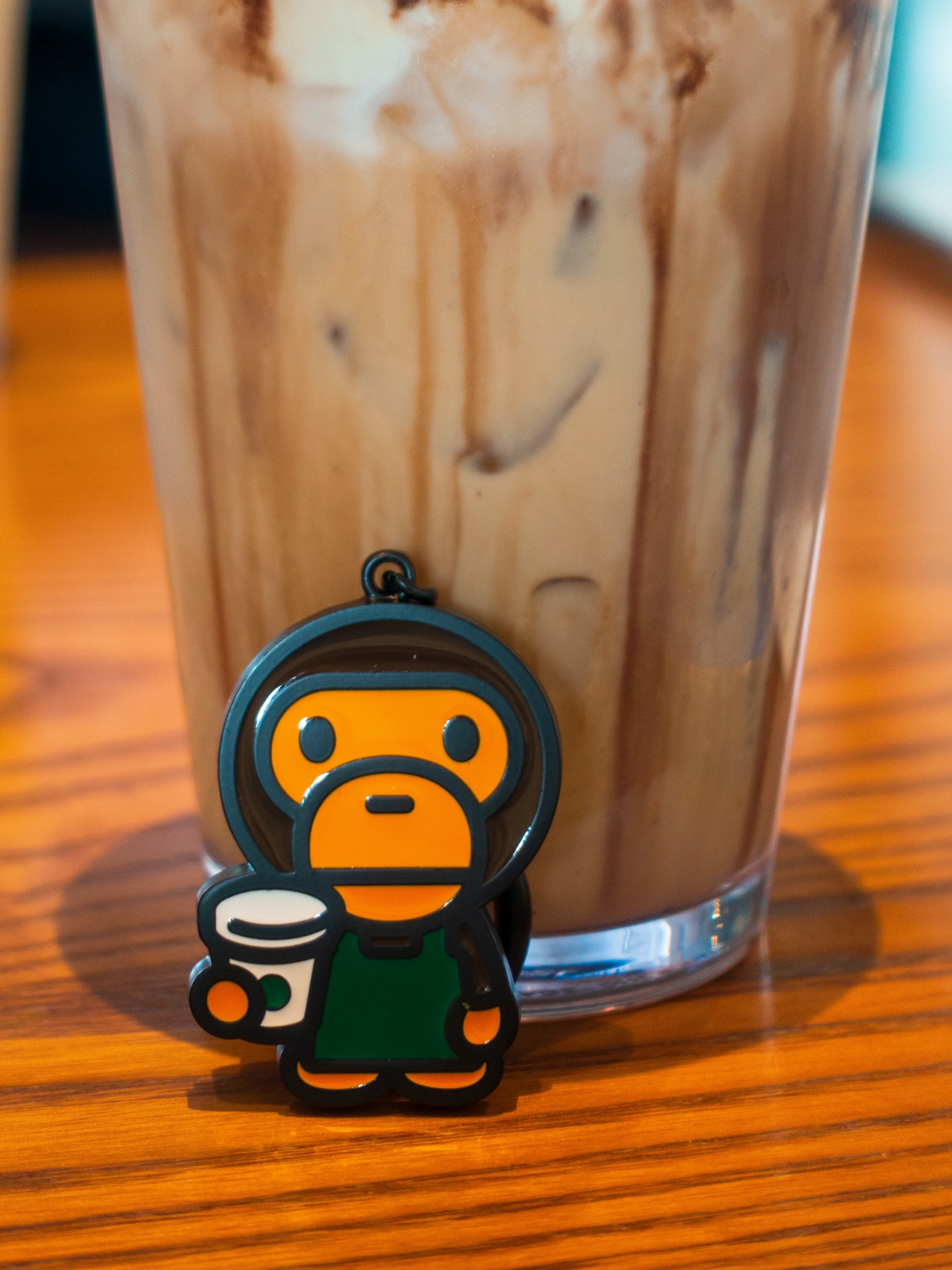 Starbucks x BAPE Baby Milo Keychain, Starbucks x BAPE Baby Milo Keychain 착용 스타일 - 2
