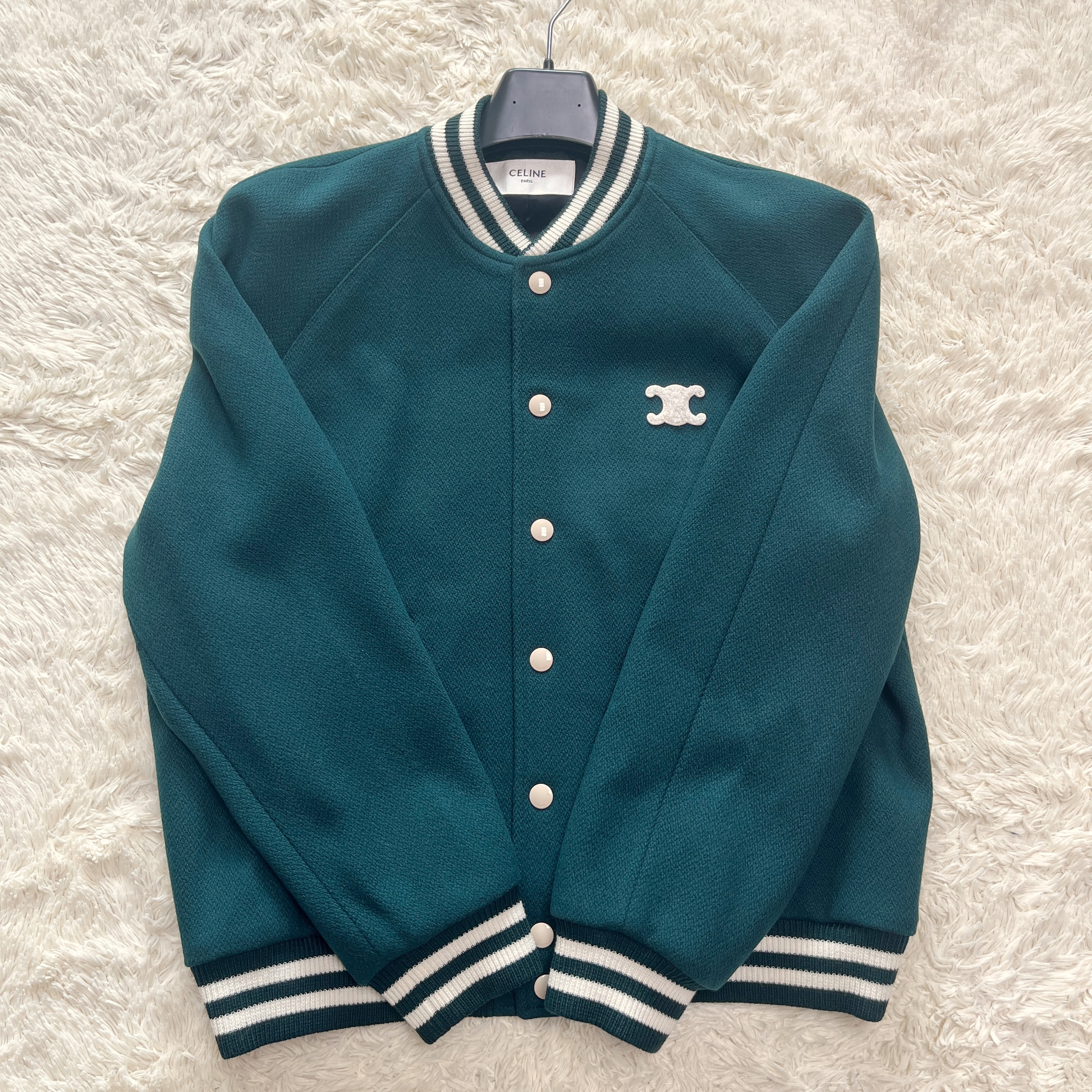 Celine Textured Wool Triomphe Teddy Jacket Vert Sapin 착용 스타일
