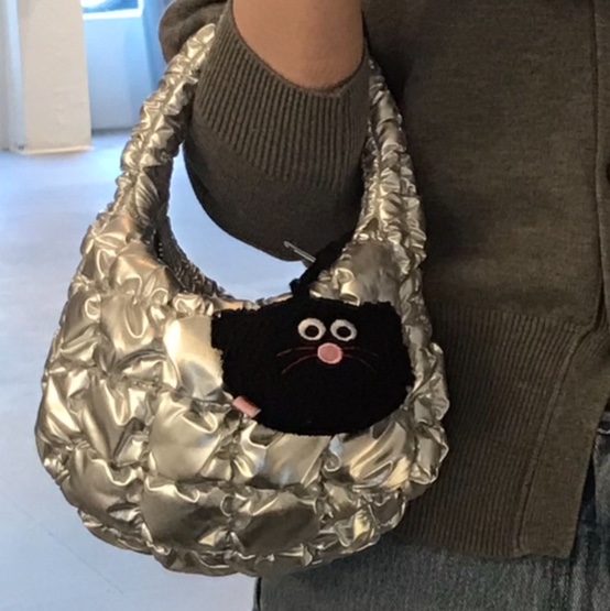 COS Quilted Micro Bag Silver 착용 스타일