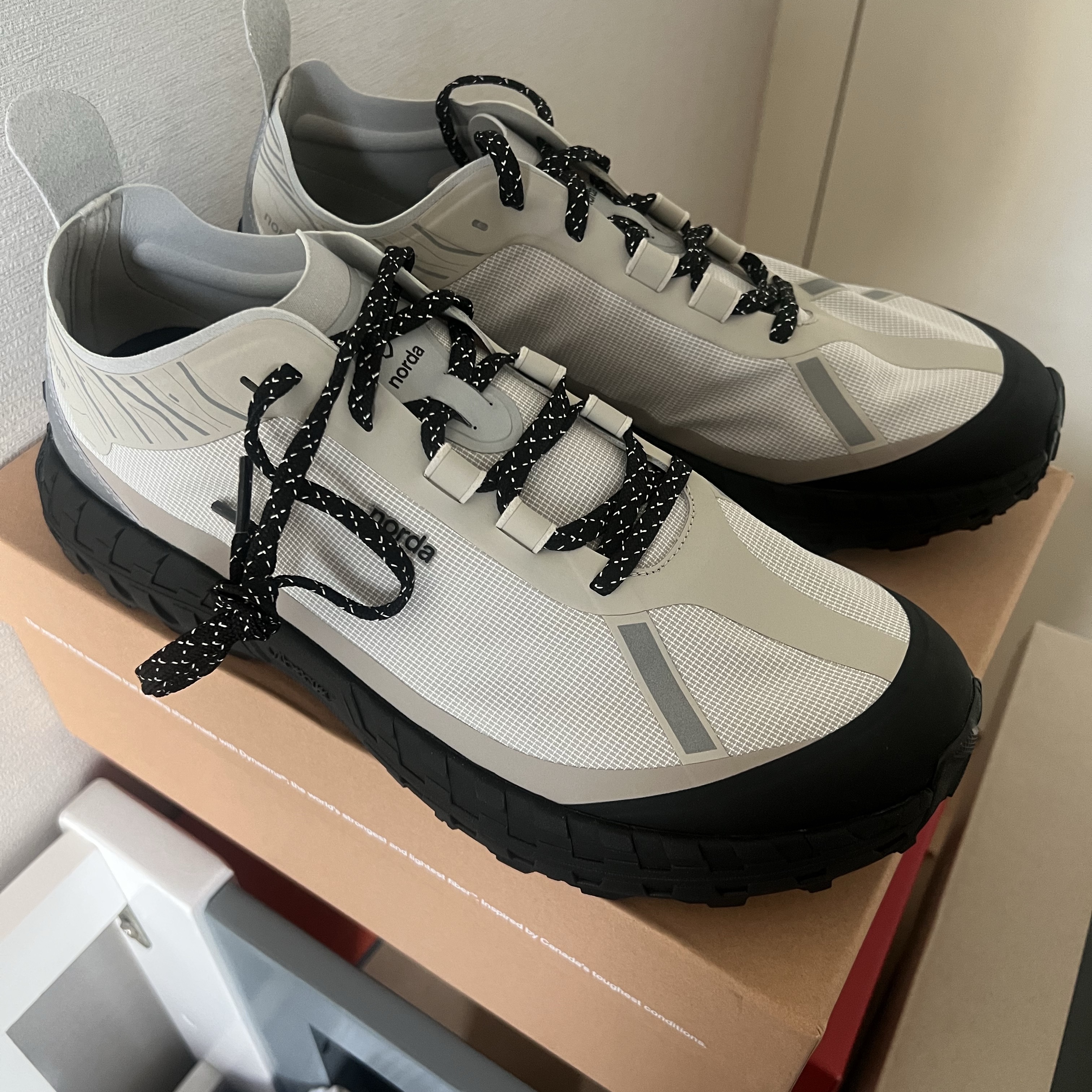 Norda 001/A Cinder 착용 스타일